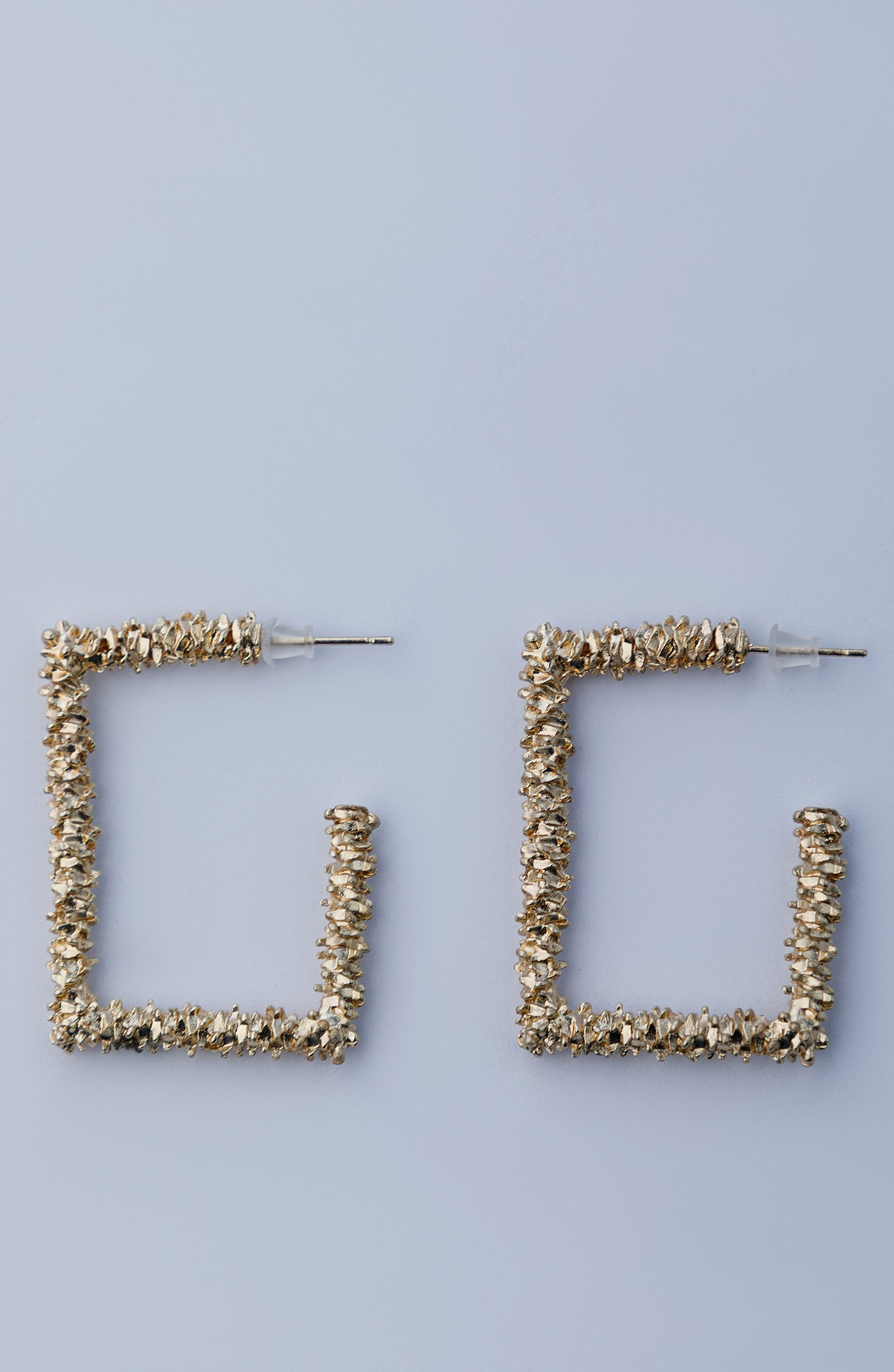 WOMEN EARRINGS - GOLDEN (WAJE23W-1031)