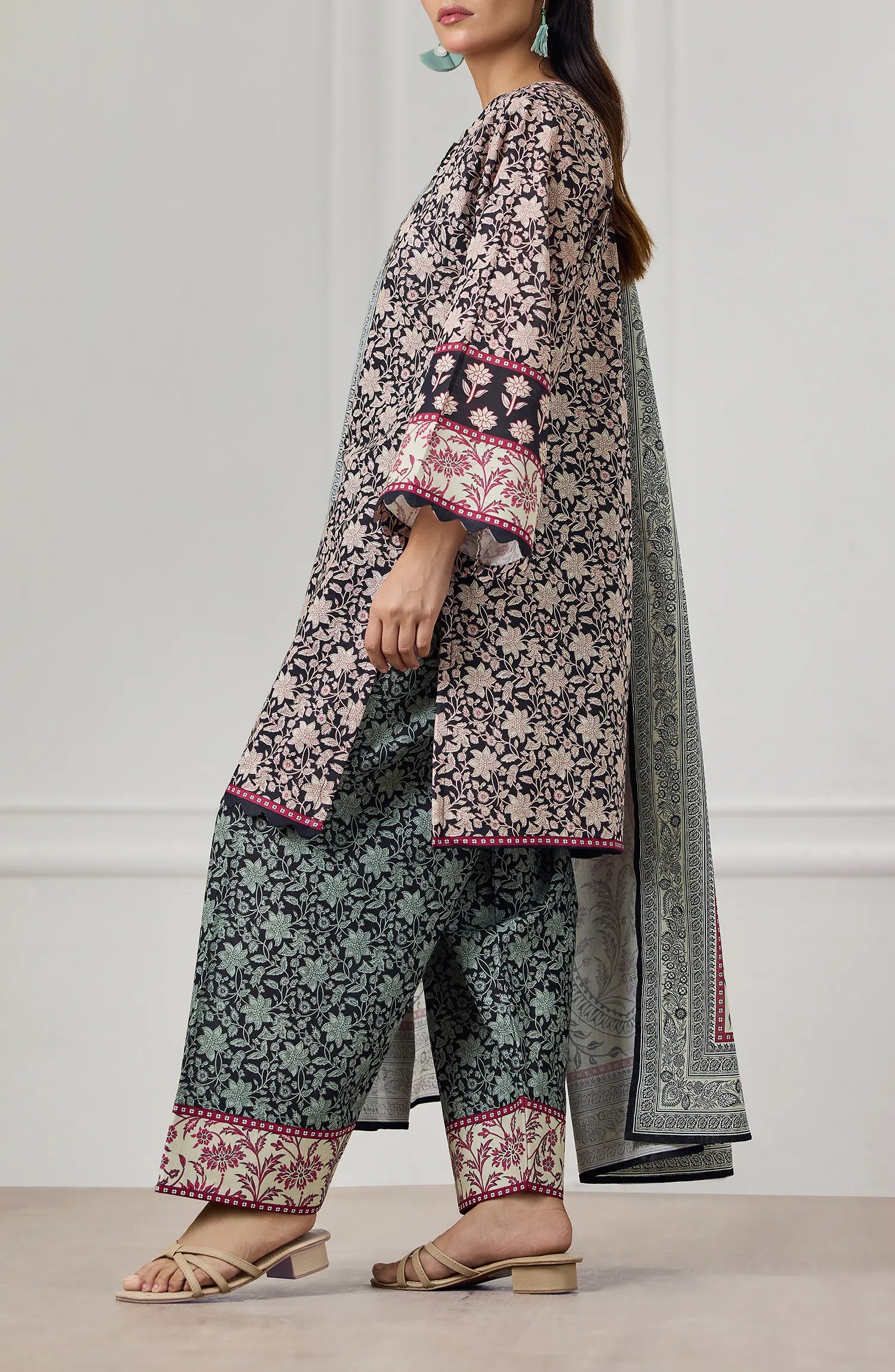 Unstitched | 3 Piece | Printed Khaddar | OTL-25-426