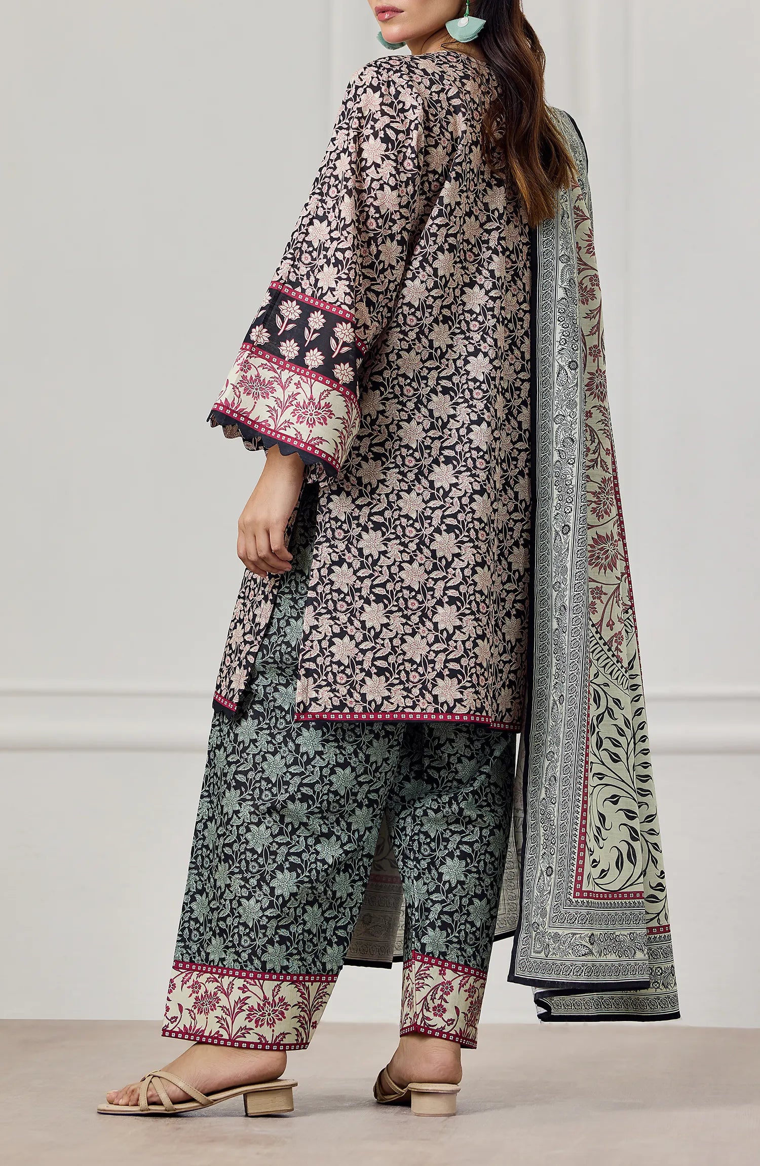 Unstitched | 3 Piece | Printed Khaddar | OTL-25-426