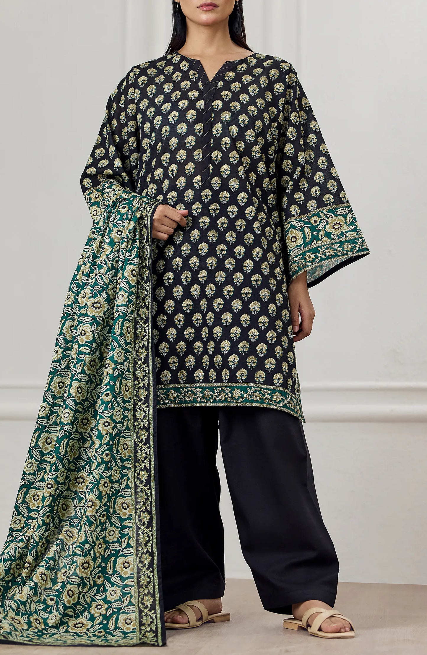 Unstitched | 3 Piece | Printed Khaddar | OTL-25-433