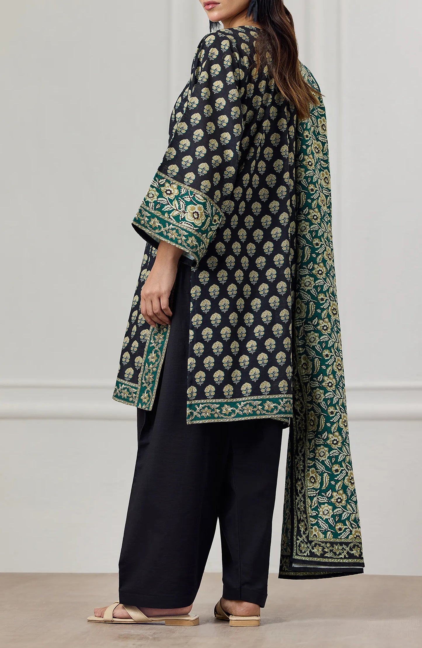 Unstitched | 3 Piece | Printed Khaddar | OTL-25-433