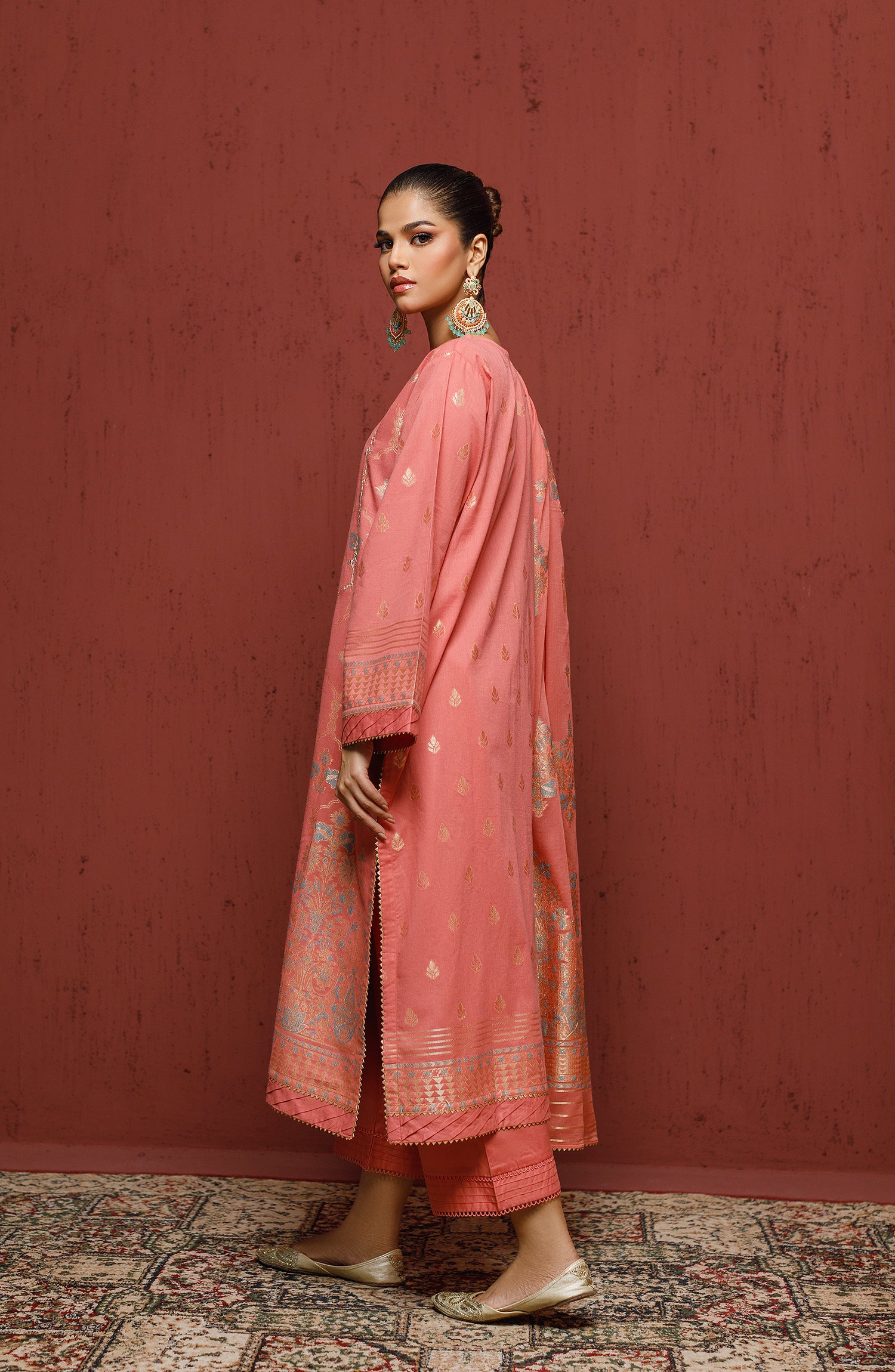 Unstitched 3 Piece Embroidered Jacquard Shirt , Cambric Pant and JACQUARD Dupatta (OTLF-23-078 PINK)