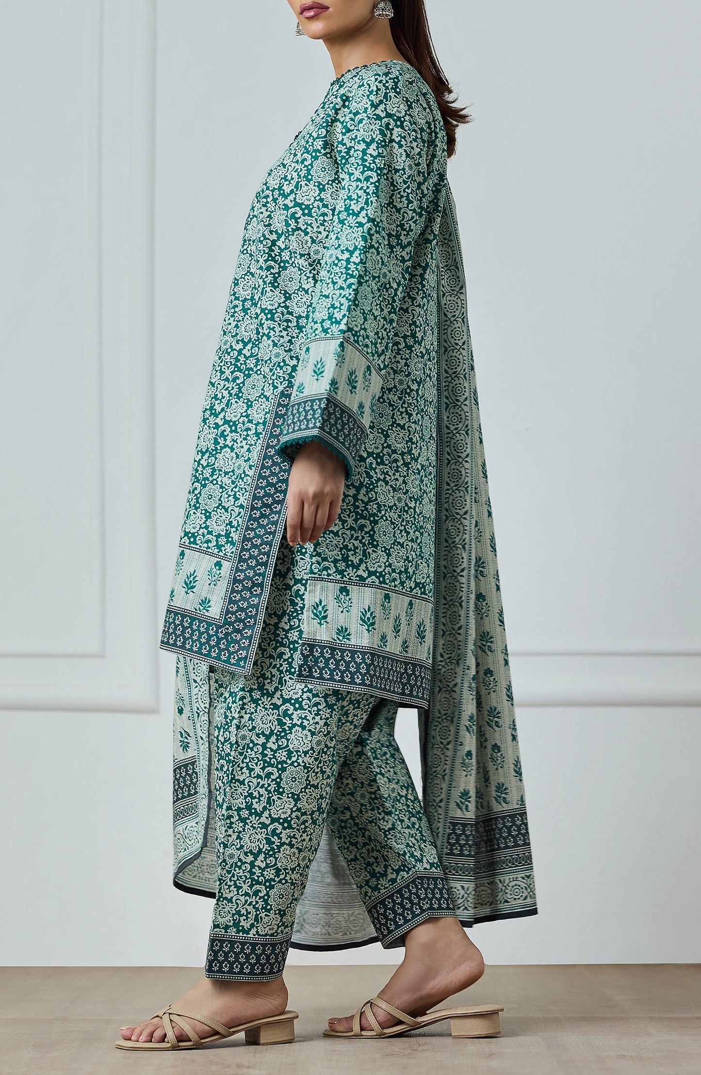 Unstitched | 3 Piece | Printed Khaddar | OTL-25-425
