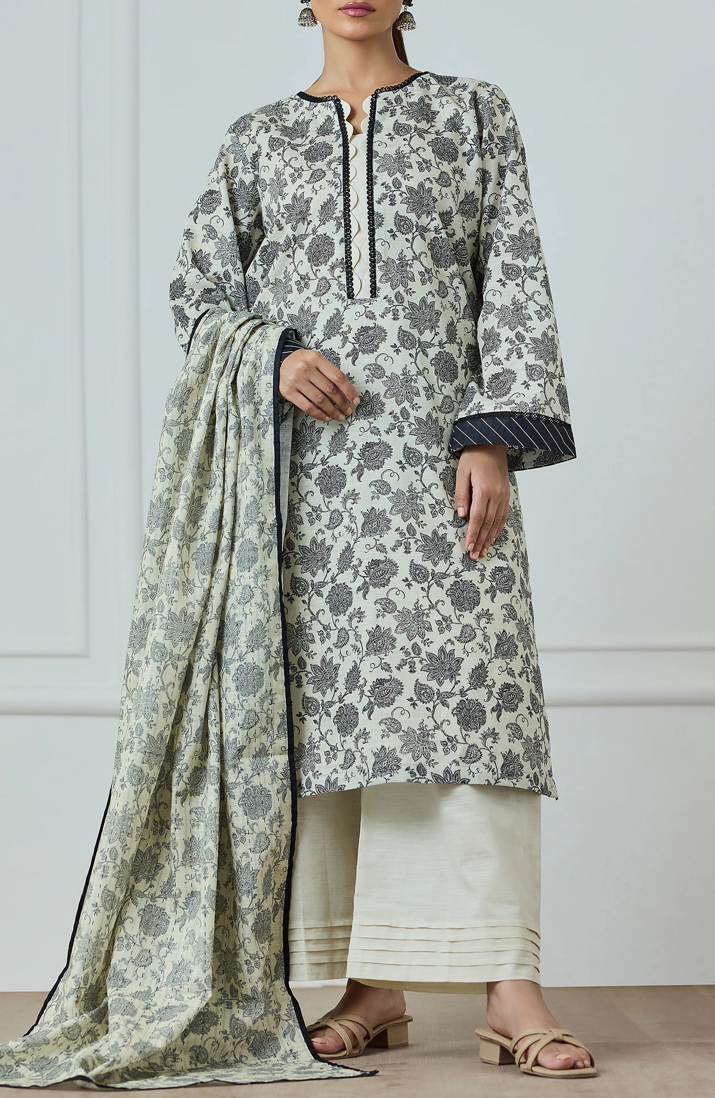 Unstitched | 3 Piece | Printed Khaddar | OTL-25-421