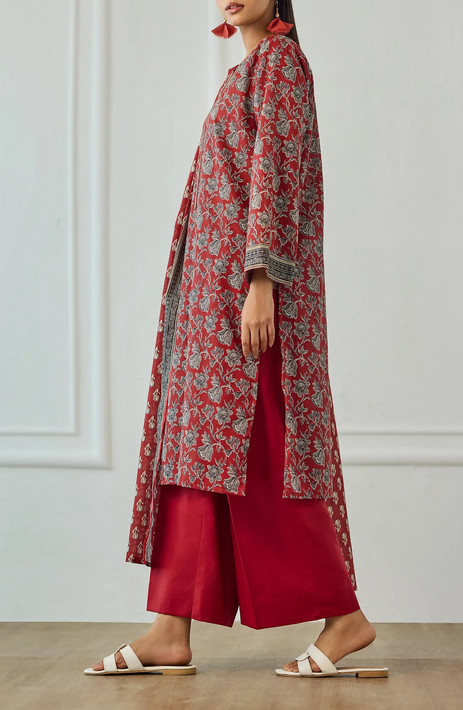 Unstitched | 3 Piece | Printed | Texture Lawn Shirt | OTL-25-472/U MAROON