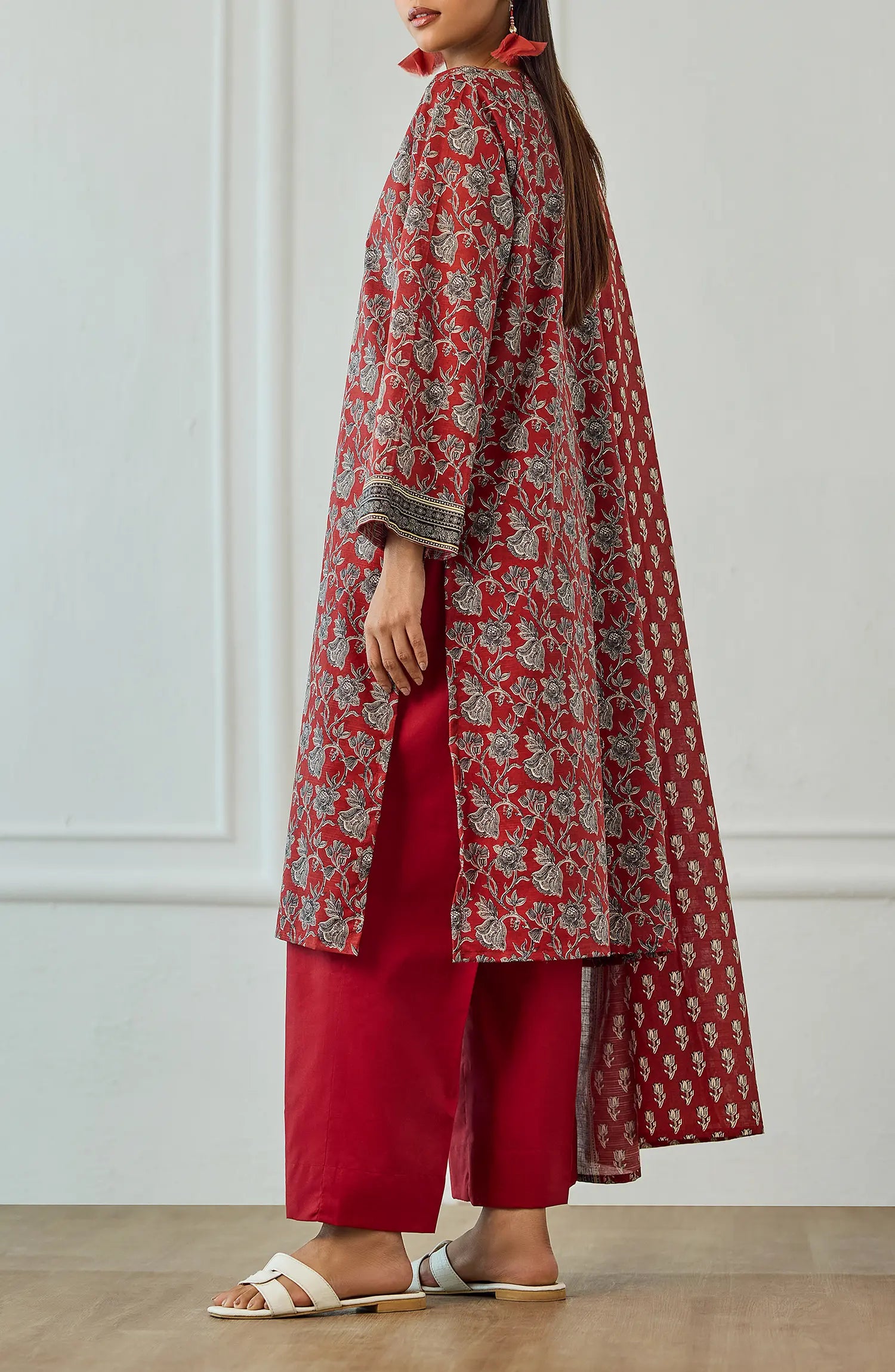 Unstitched | 3 Piece | Printed | Texture Lawn Shirt | OTL-25-472/U MAROON