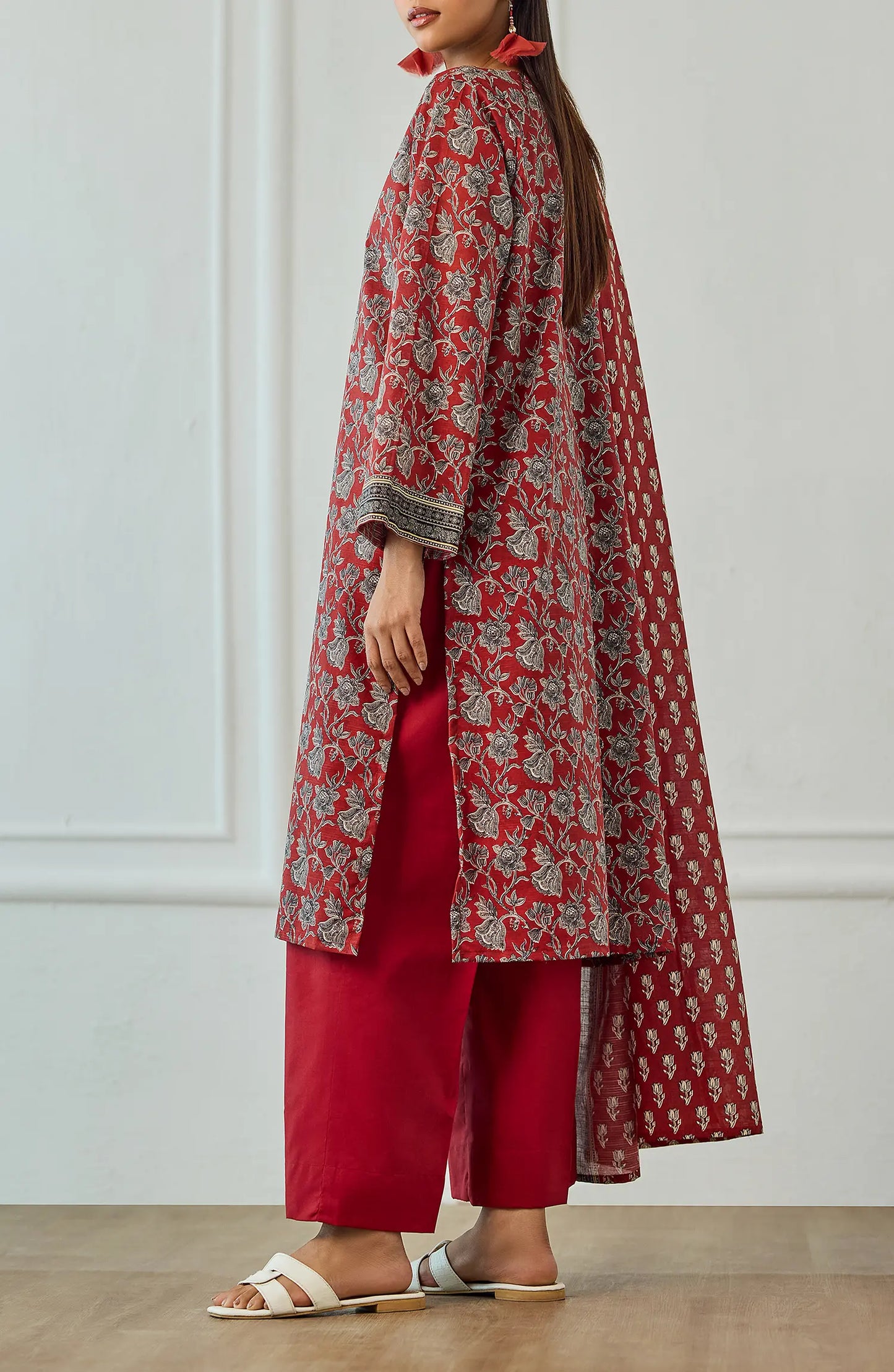 Unstitched | 3 Piece | Printed | Texture Lawn Shirt | OTL-25-472/U MAROON