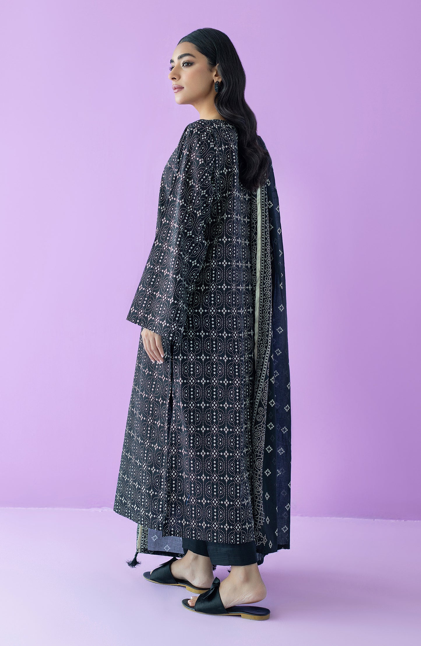 OTL-23-177/U BLACK LAWN UNSTITCHED SHIRT DUPATTA PANTS