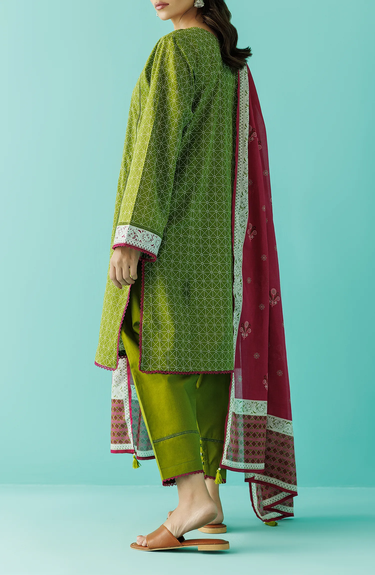 Woman wearing a green kurta with a pink dupatta on a green shalwar. Unstitched Printed Lawn Shirt Dupatta & Pant - 3 Piece Suits - OTL-20145