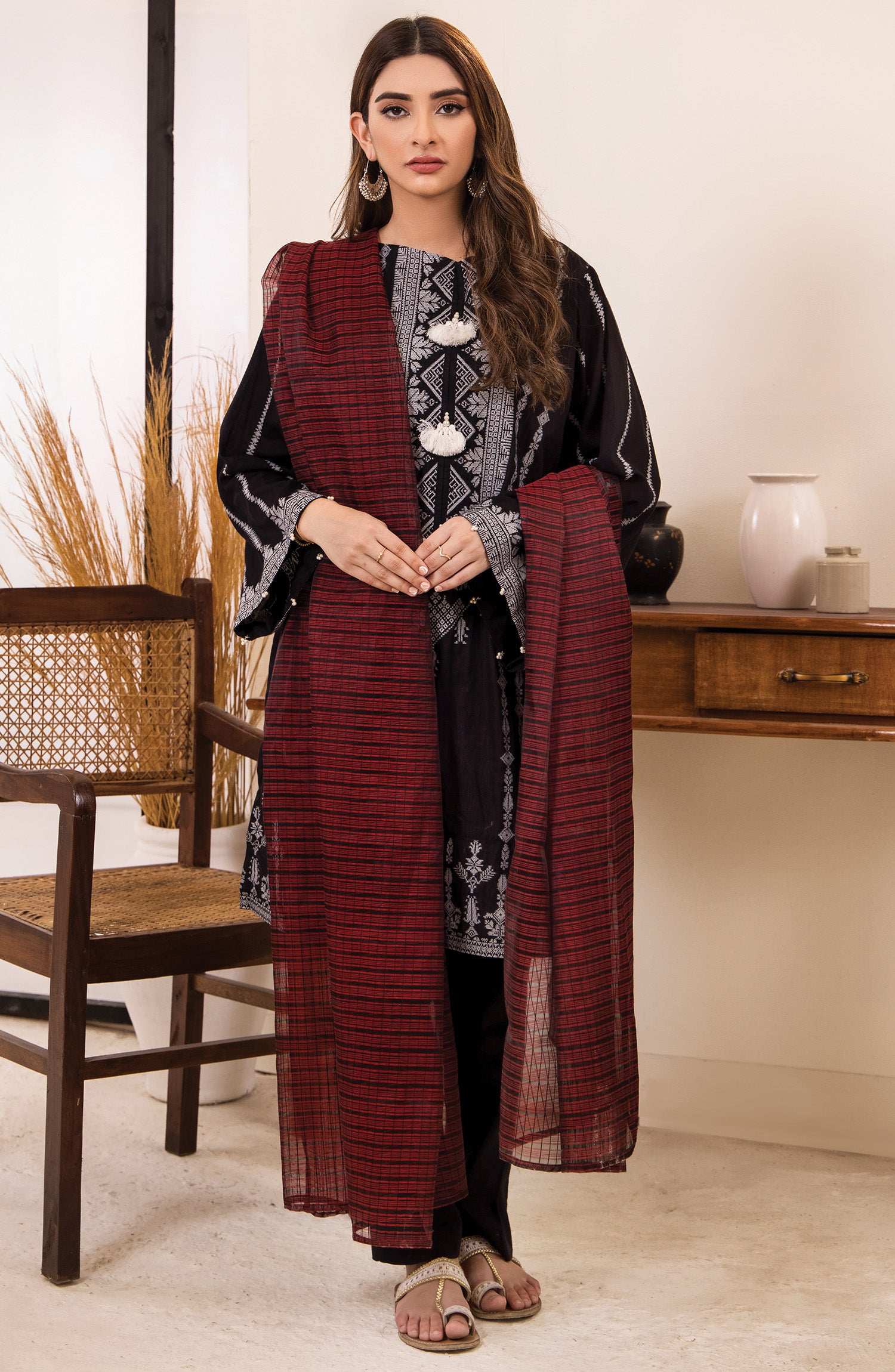 otl-21-153-u-black 2 Piece printed winter Jacquard Shirt and Fancy Dupatta