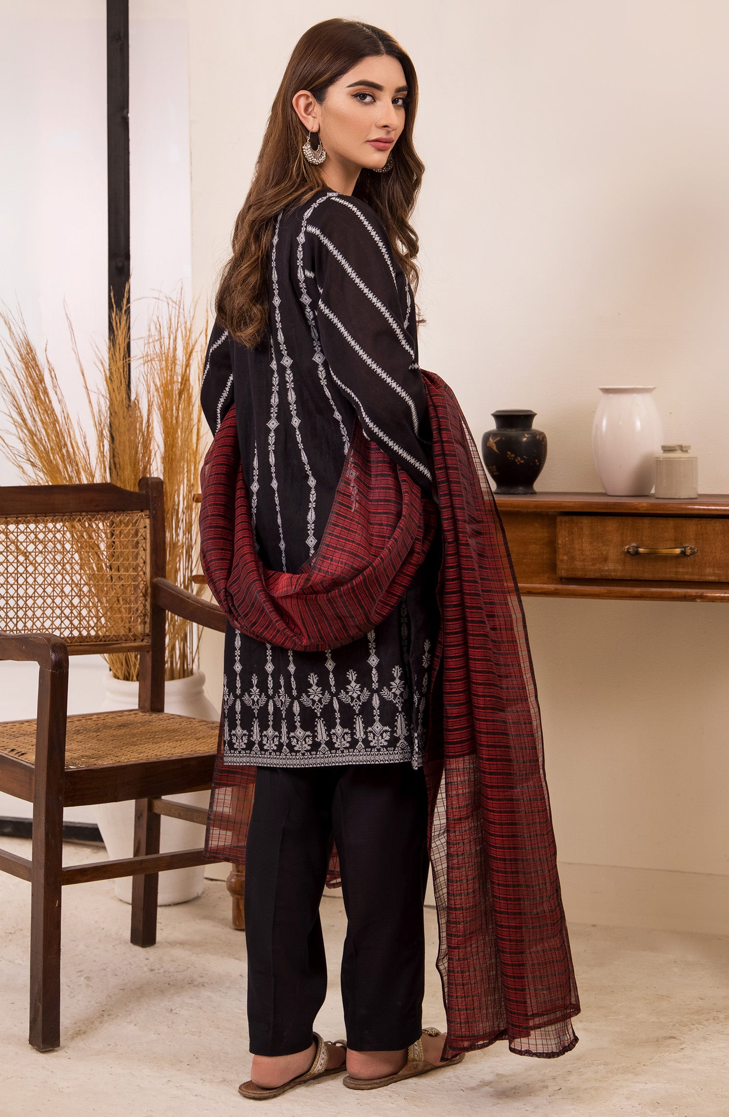 otl-21-153-u-black 2 Piece printed winter Jacquard Shirt and Fancy Dupatta