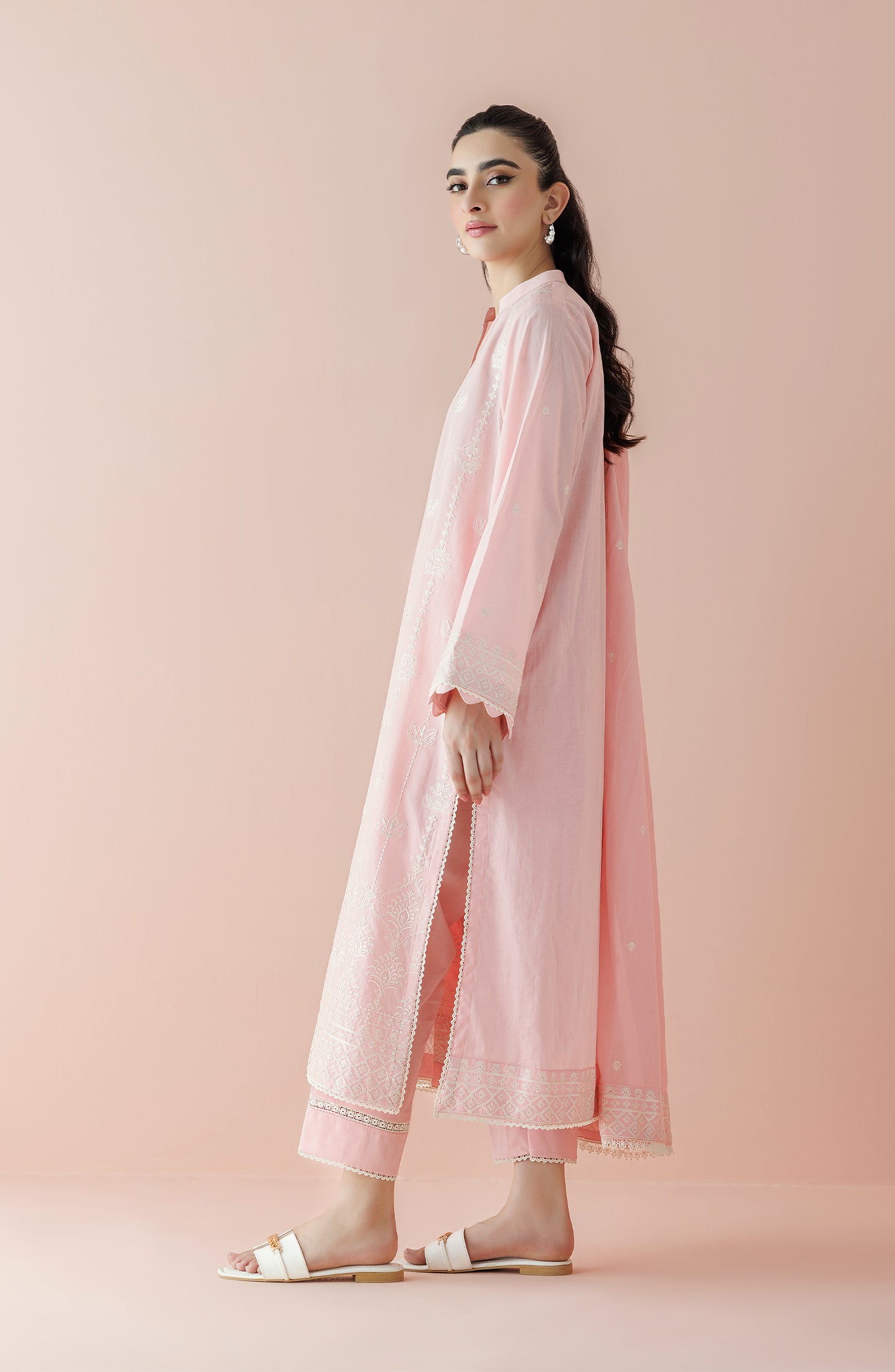 Unstitched 3 Piece Embroidered Lawn Shirt , Cambric Pant and Lawn Dupatta (WRFC24S-3003/U PINK)