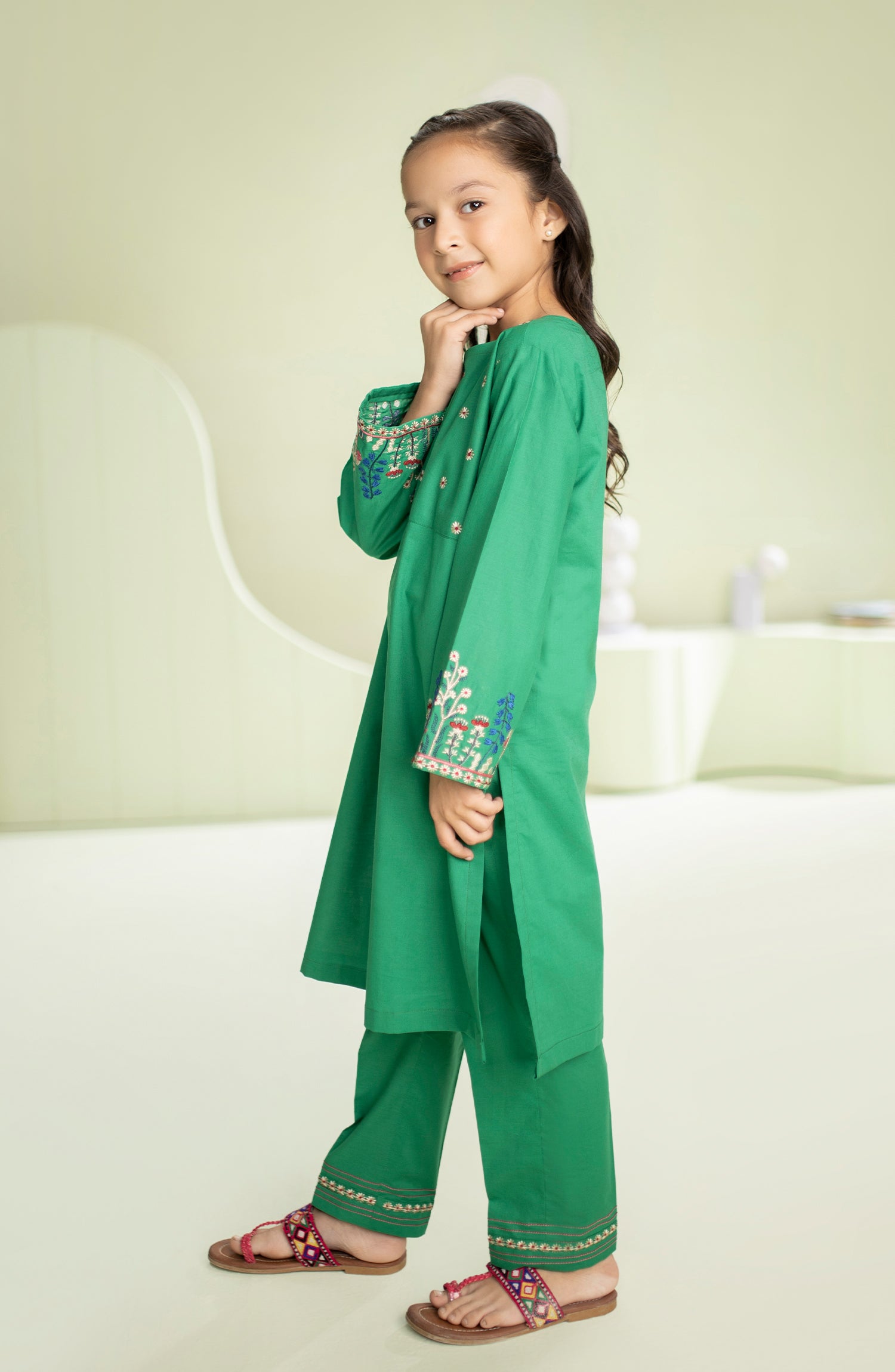 Stitched 2 Piece Embroidered Cambric Shirt and Cambric Pant (GRHC23W-2010)