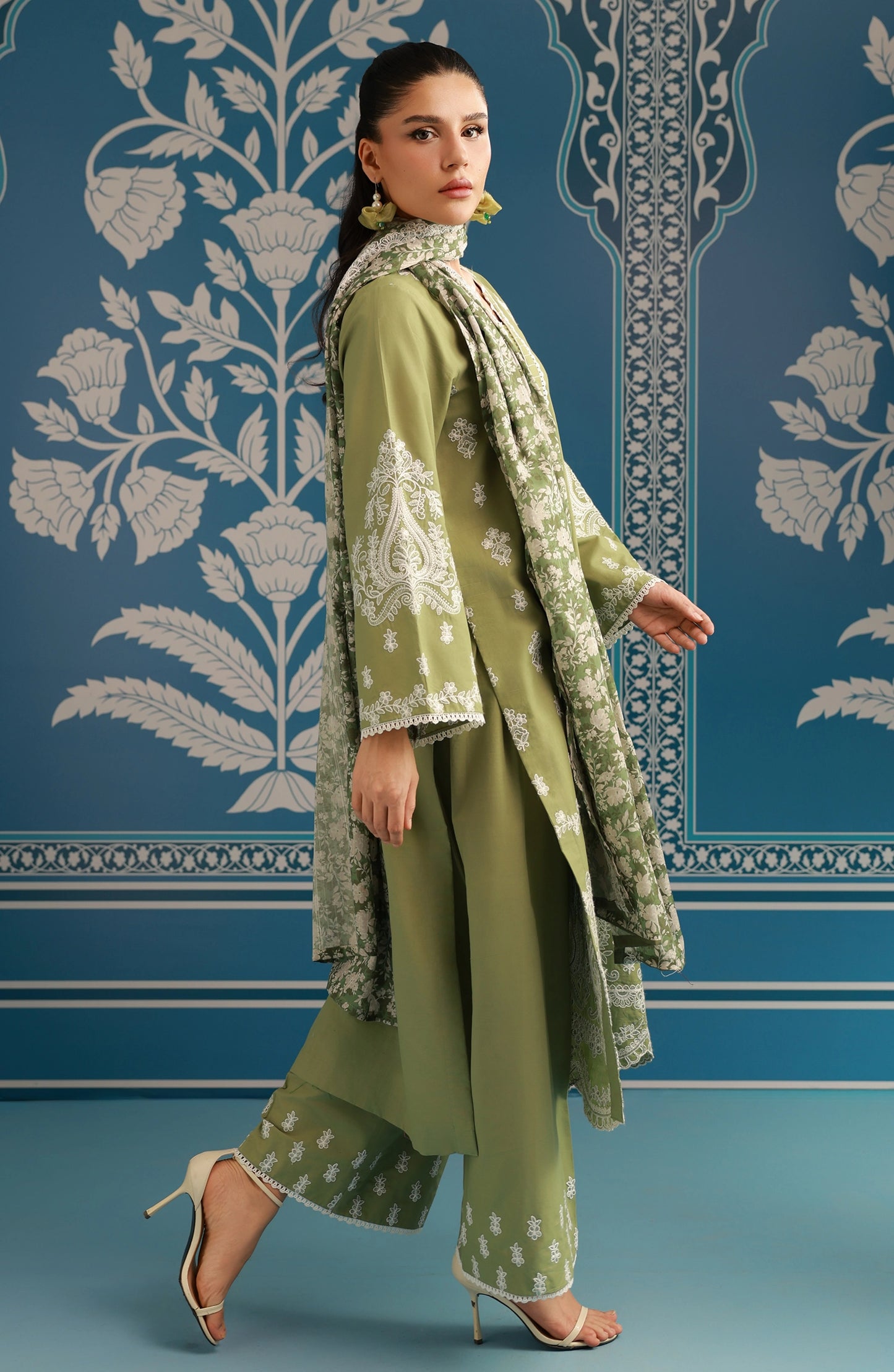 Unstitched | 3 Piece | Embroidered | CHIKANKARI Shirt | WRFC25S-3018/U GREEN
