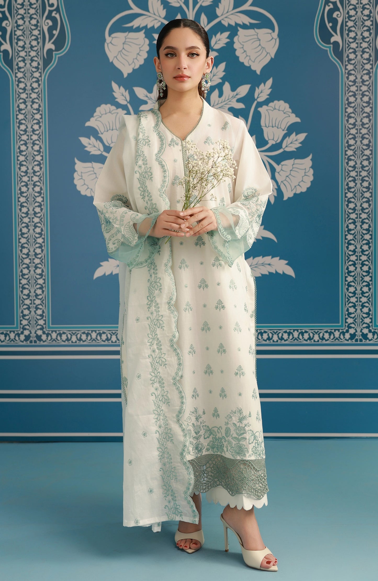 Unstitched | 3 Piece | Embroidered | CHIKANKARI Shirt | WRFC25S-3024/U WHITE