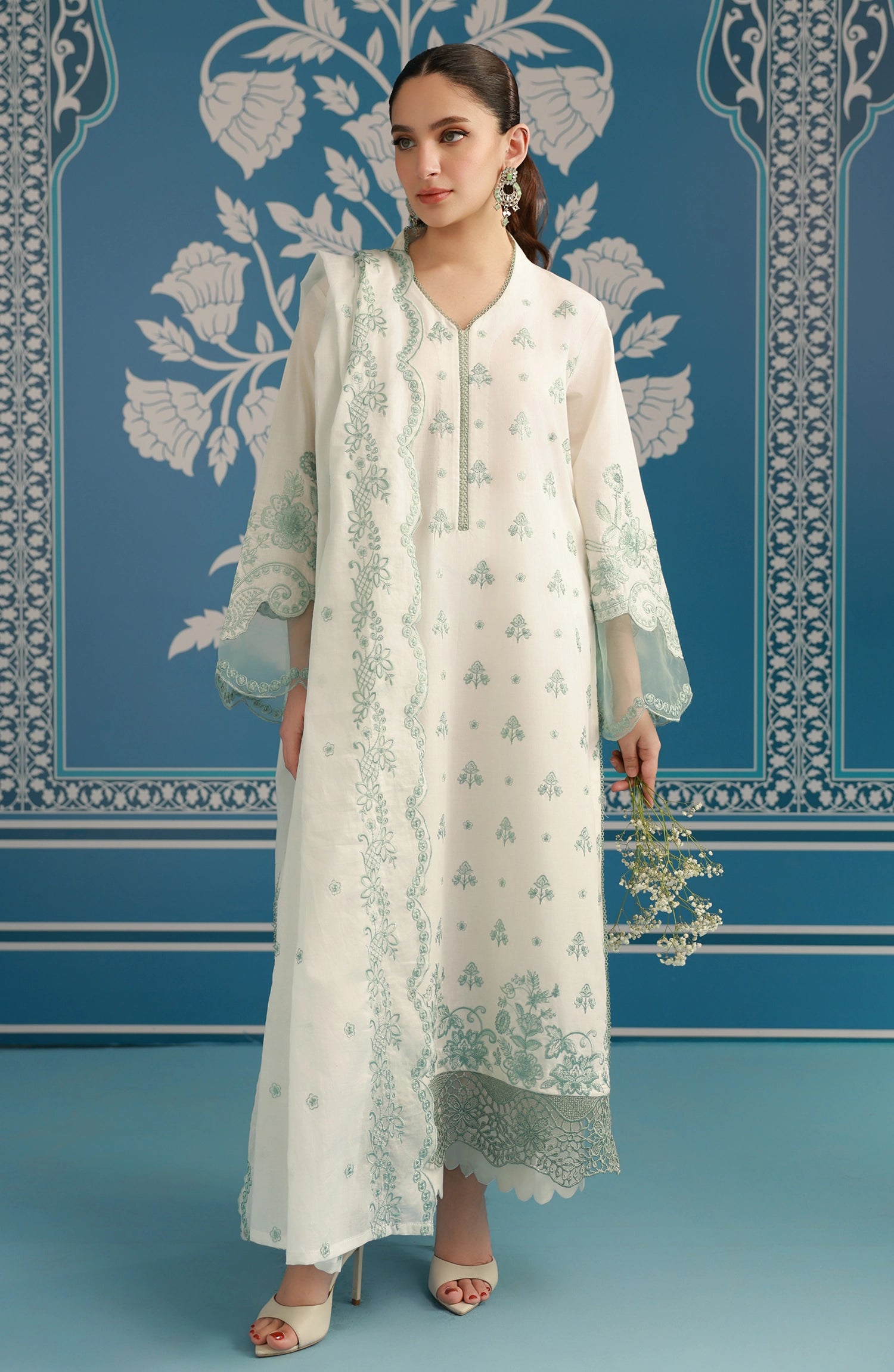 Unstitched | 3 Piece | Embroidered | CHIKANKARI Shirt | WRFC25S-3024/U WHITE