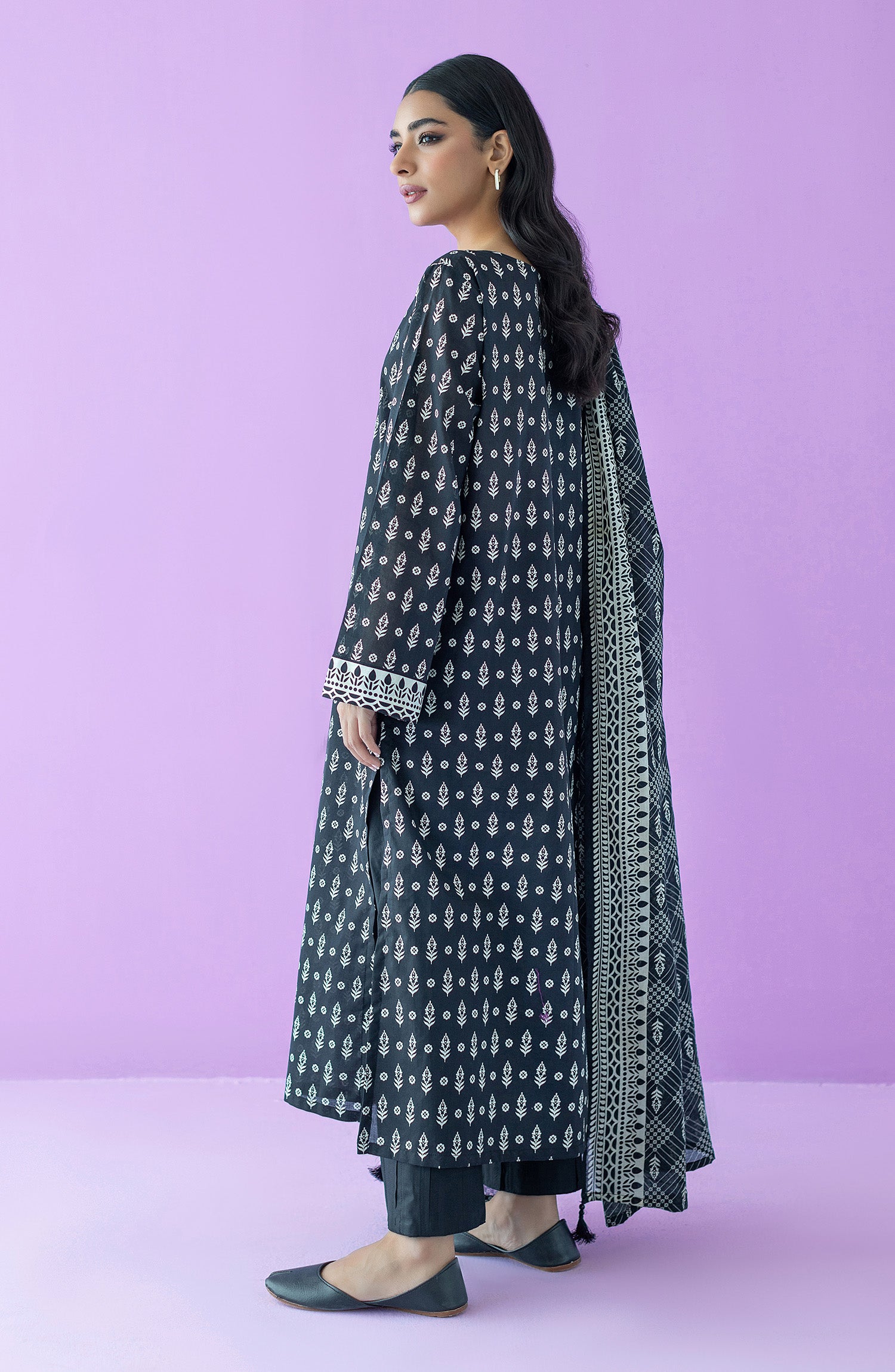 NRDS-23-116/U BLACK LAWN  UNSTITCHED SHIRT DUPATTA