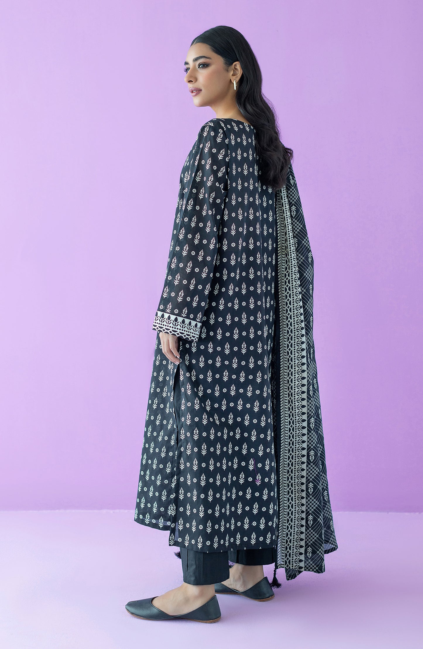 NRDS-23-116/U BLACK LAWN  UNSTITCHED SHIRT DUPATTA