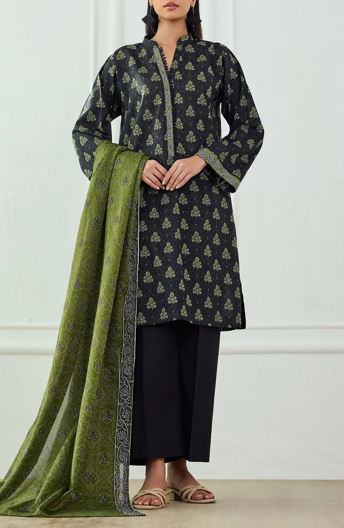 Unstitched | 3 Piece | Printed | Lawn Shirt | OTL-25-518/U BLACK