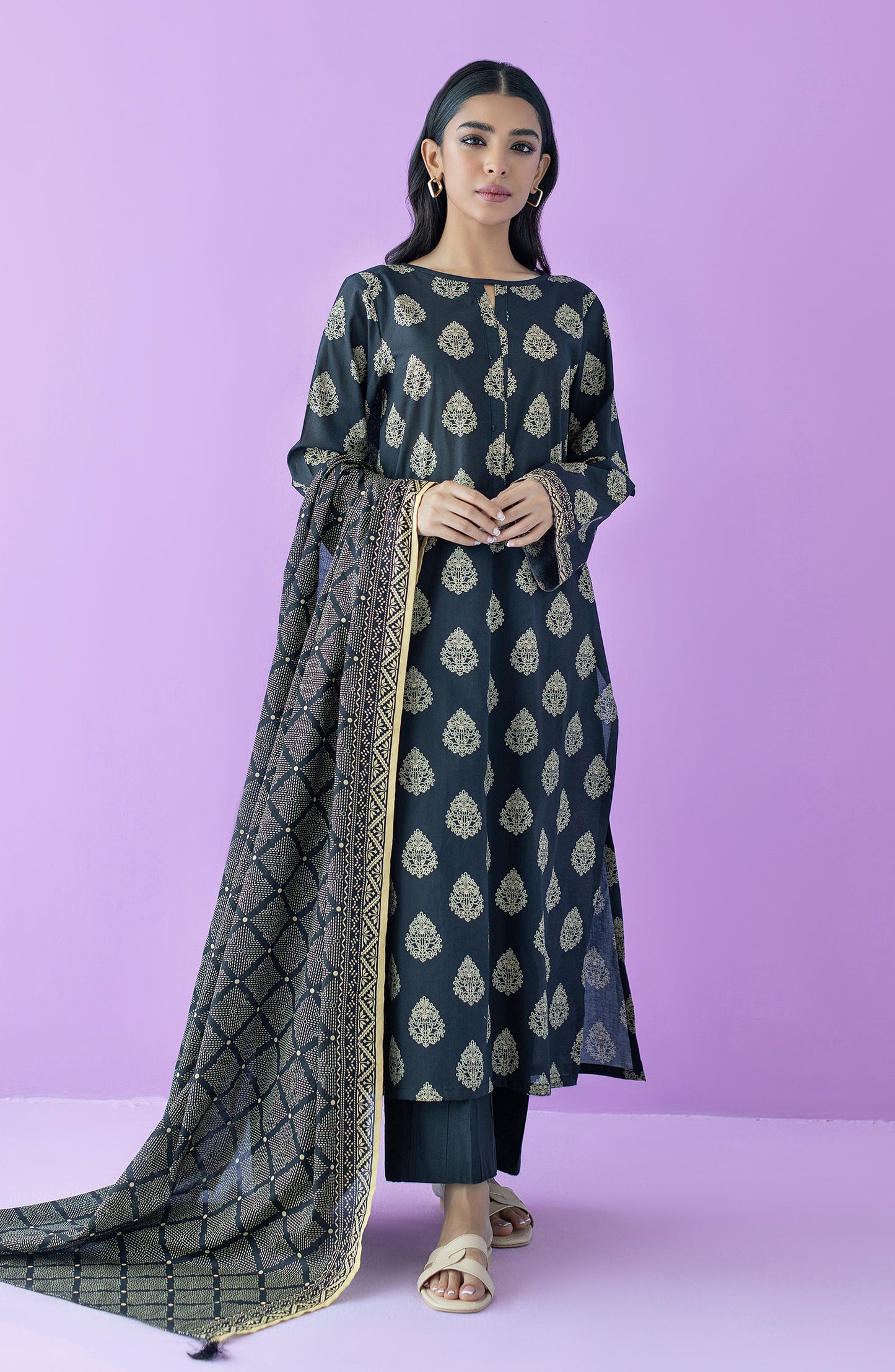 NRDS-23-096/U BLACK LAWN  UNSTITCHED SHIRT DUPATTA