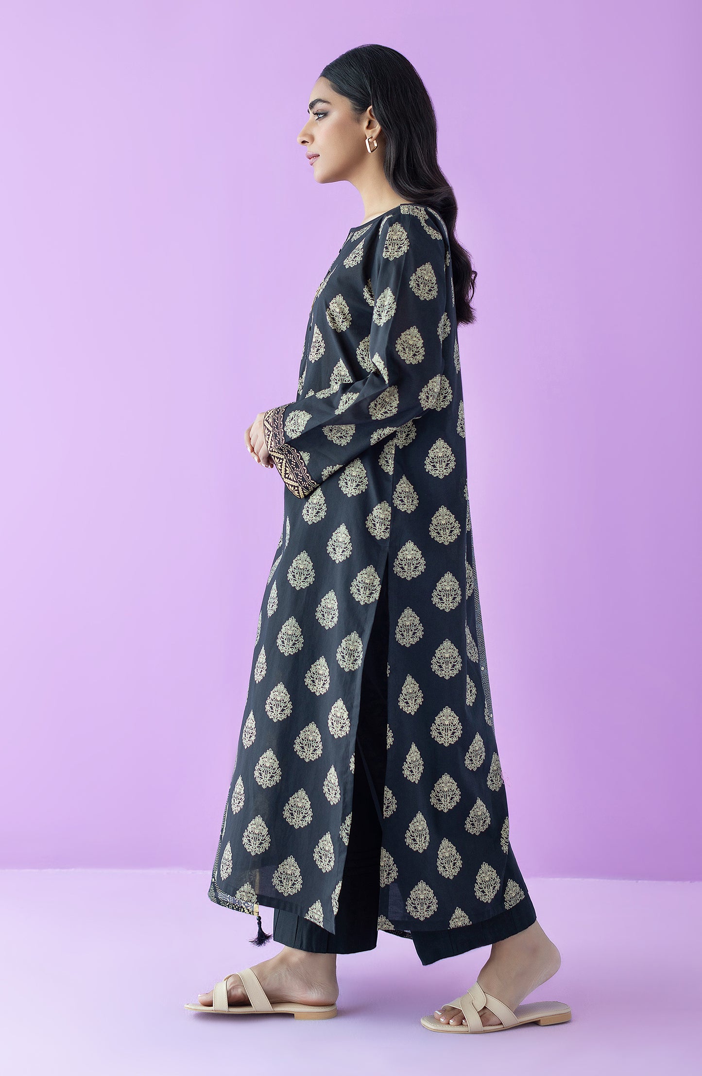 NRDS-23-096/U BLACK LAWN  UNSTITCHED SHIRT DUPATTA