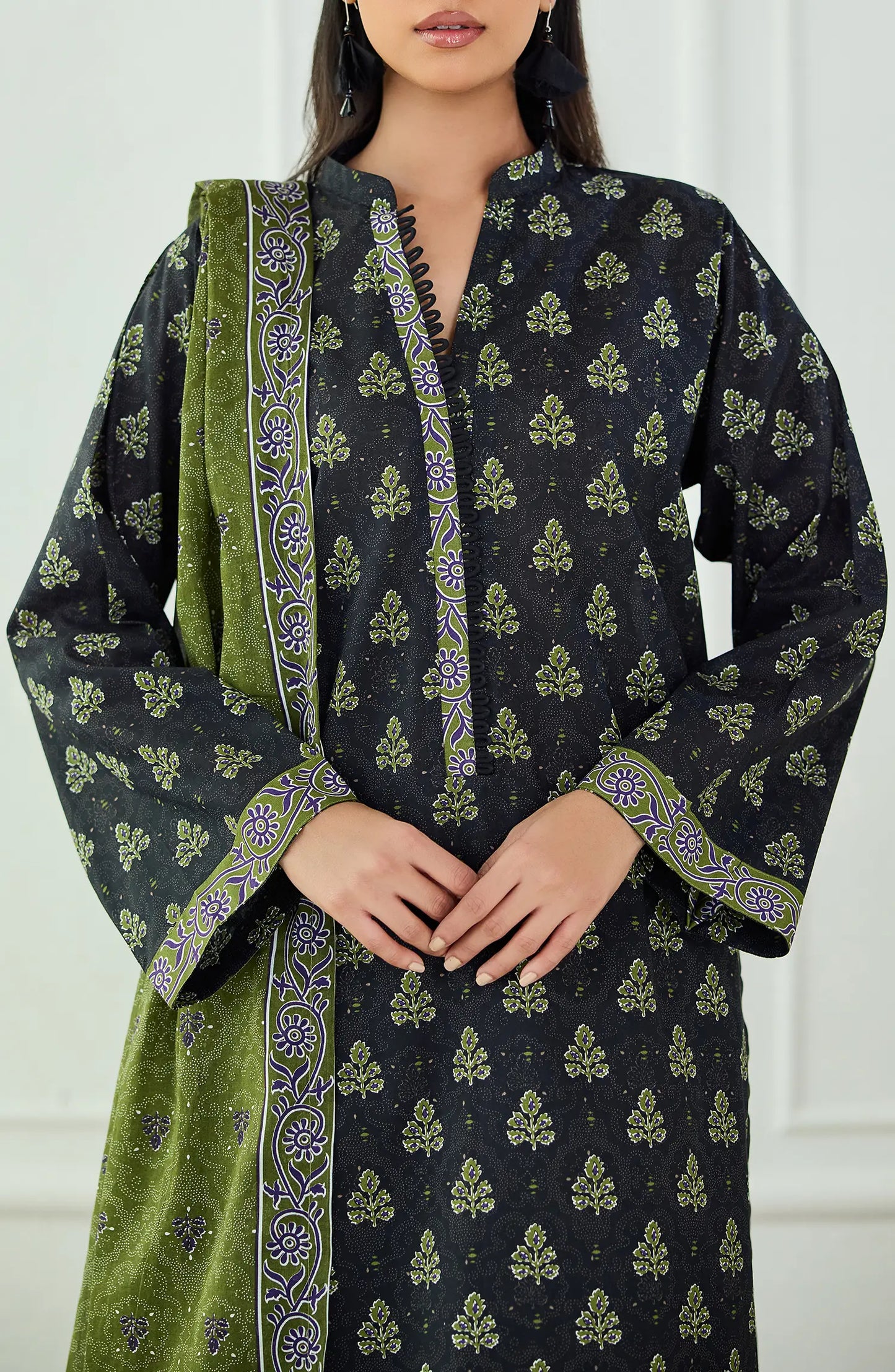 Unstitched | 3 Piece | Printed | Lawn Shirt | OTL-25-518/U BLACK