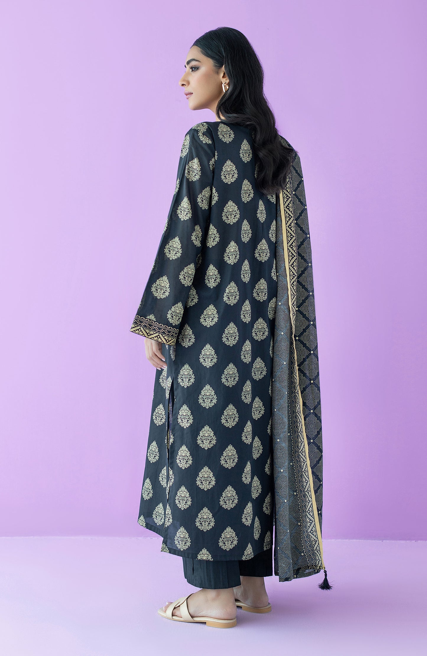 NRDS-23-096/U BLACK LAWN  UNSTITCHED SHIRT DUPATTA