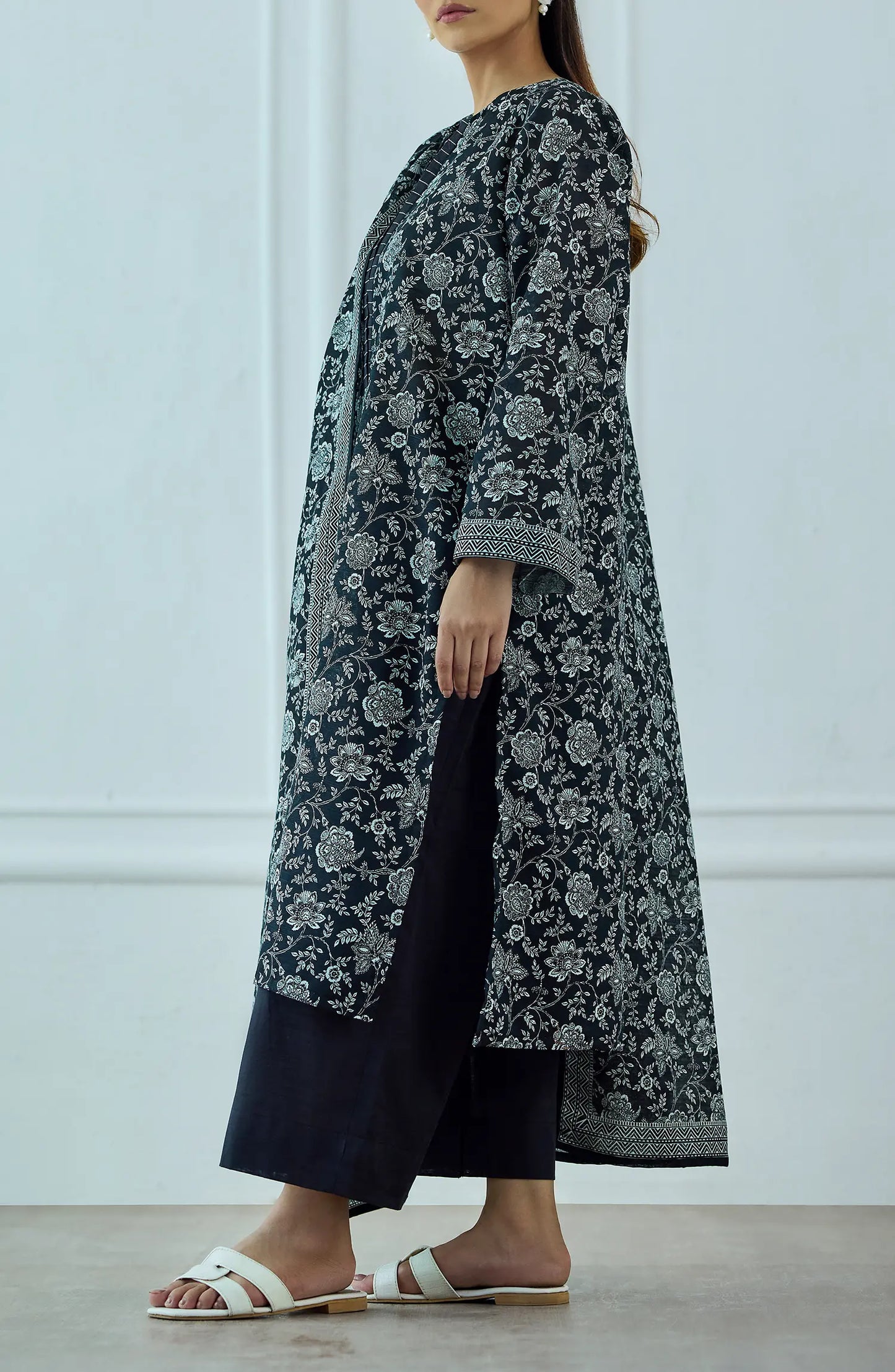 Unstitched | 3 Piece | Printed | Khaddar Shirt | OTL-25-428/U BLACK