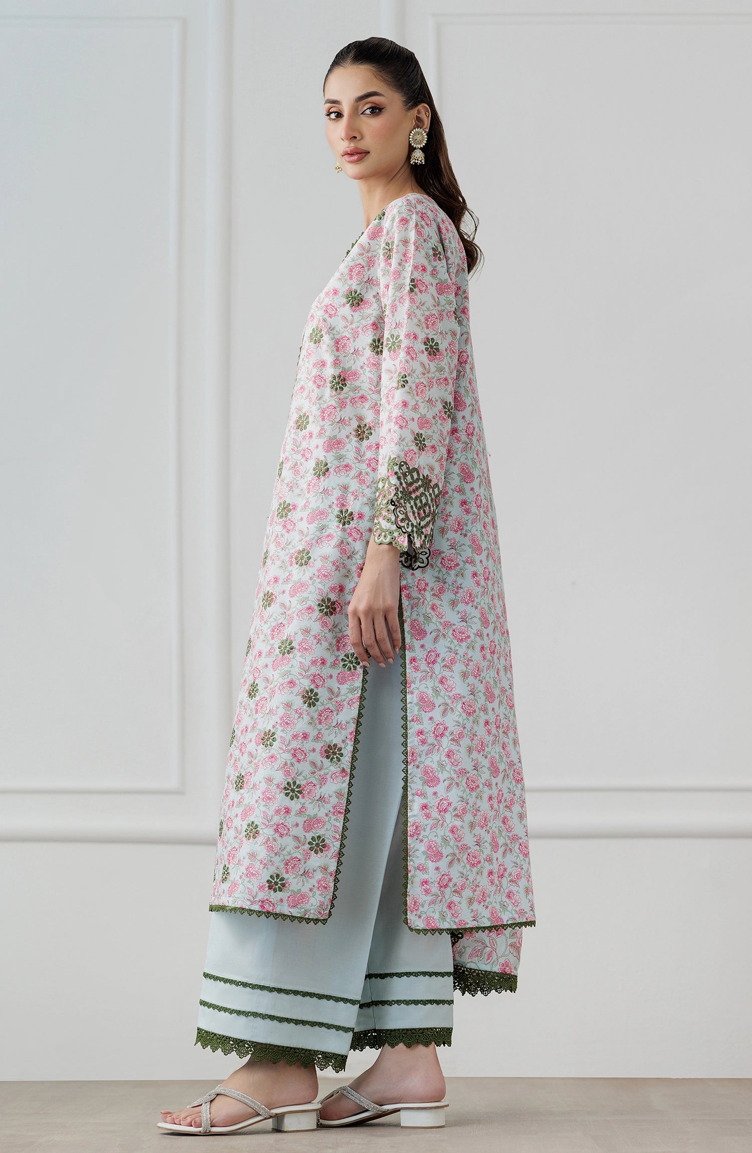 UNSTITCHED | 3 Piece |  | Chikankari | WRFC25S-3008