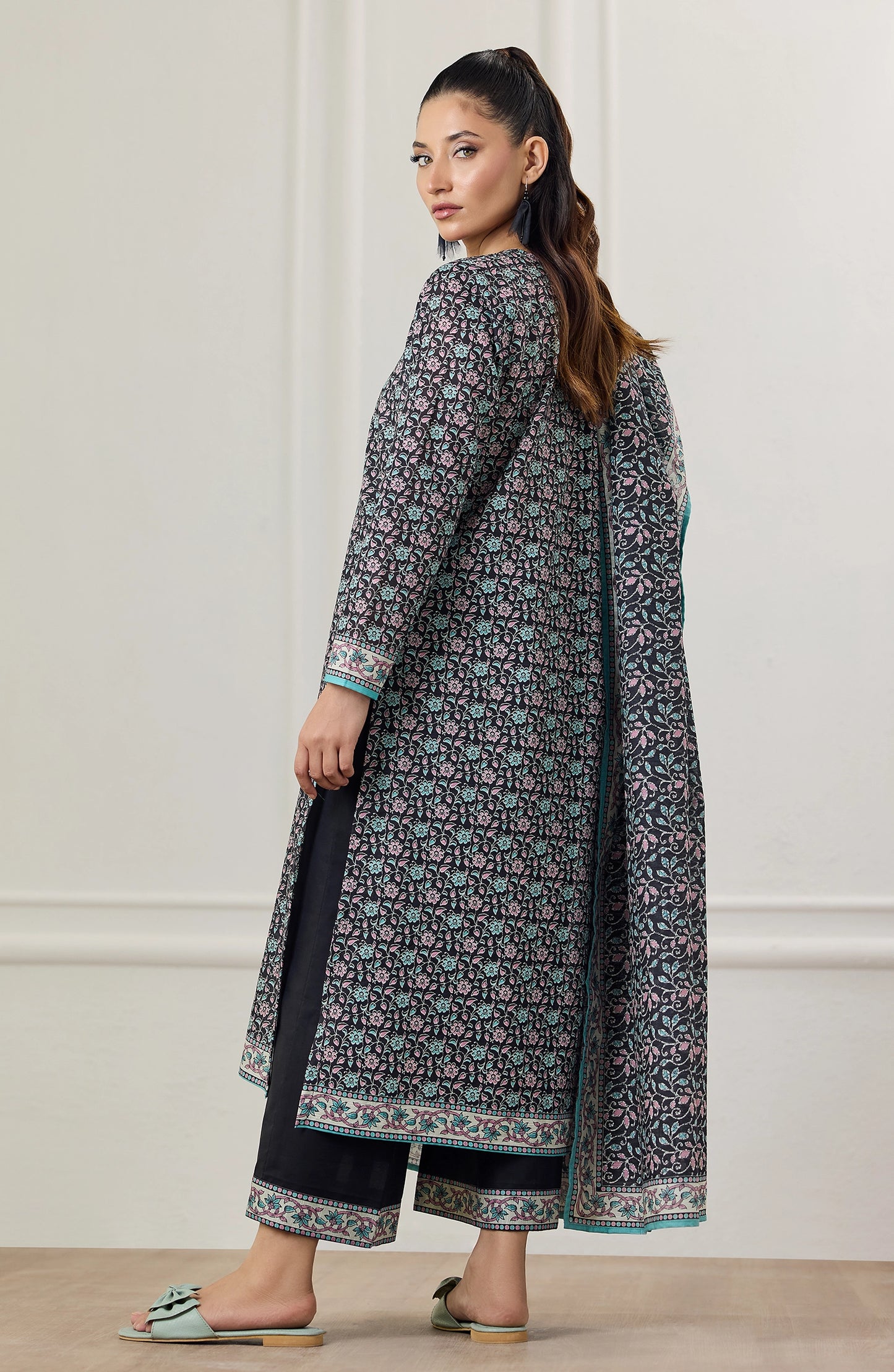 Unstitched | 3 Piece | Printed TEXTURE LAWN | OTL-25-471