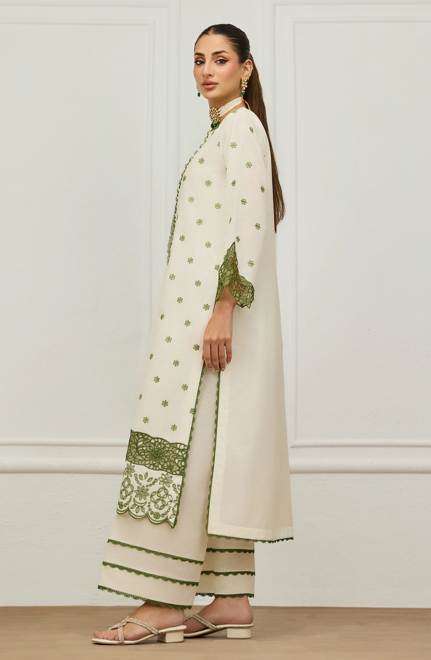 Unstitched | 3 Piece | Embroidered | CHEKINKARI Shirt | WRFC25S-3022/U WHITE