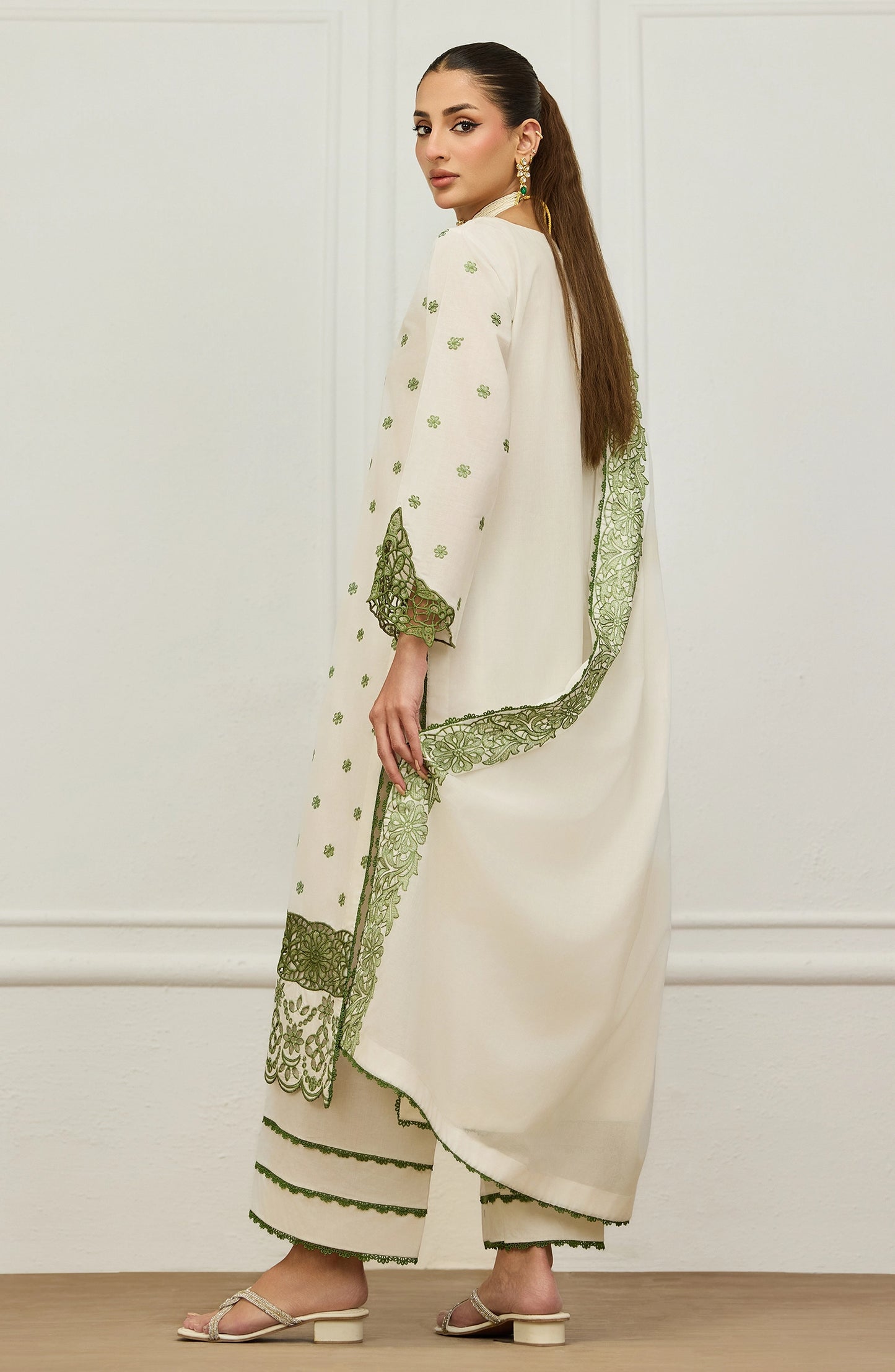 Unstitched | 3 Piece | Embroidered | CHEKINKARI Shirt | WRFC25S-3022/U WHITE