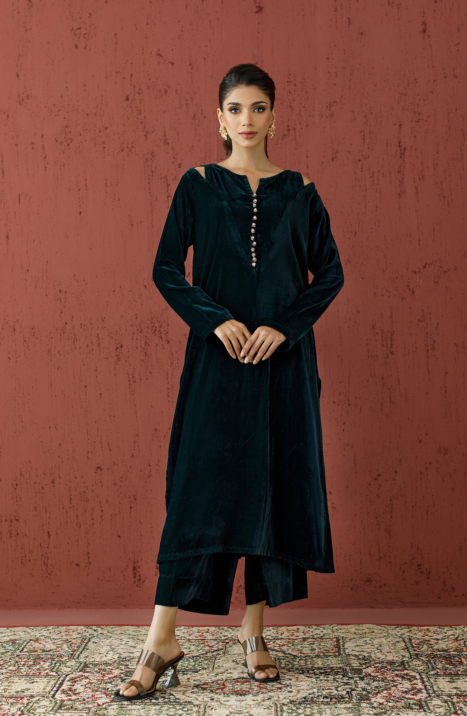 buy online winter formal dresses for ladies in Paksitan