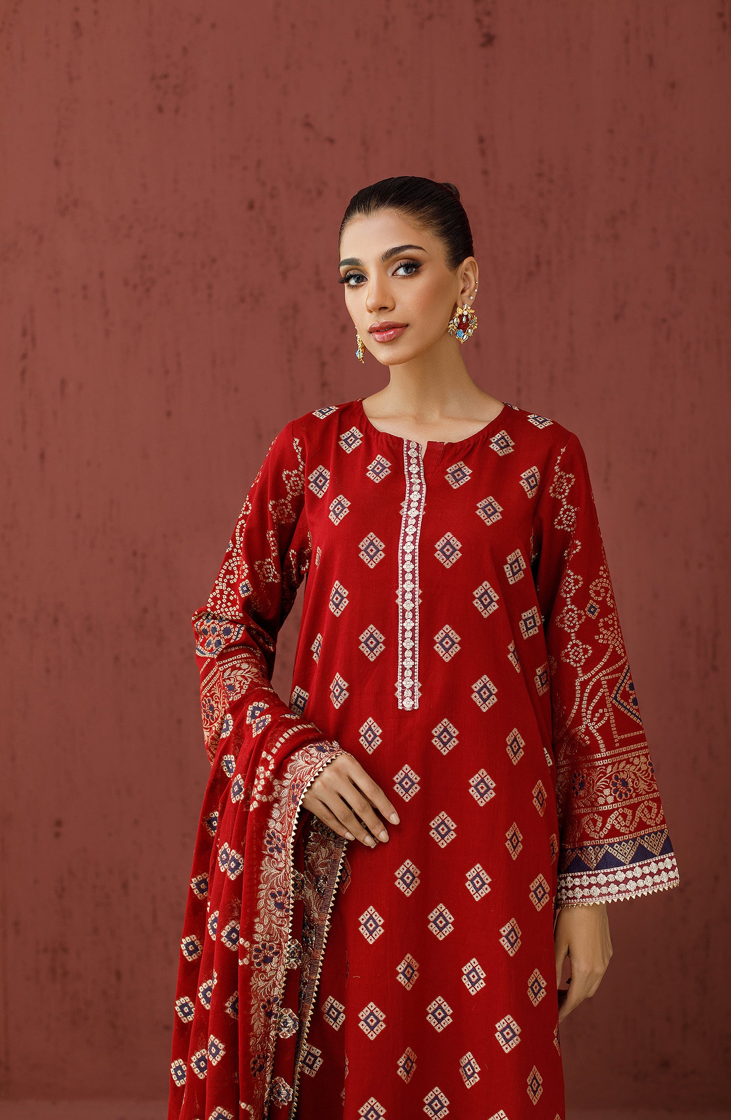 Unstitched 3 Piece Embroidered Jacquard Shirt , Cambric Pant and JACQUARD Dupatta (OTLF-23-076 MAROON)