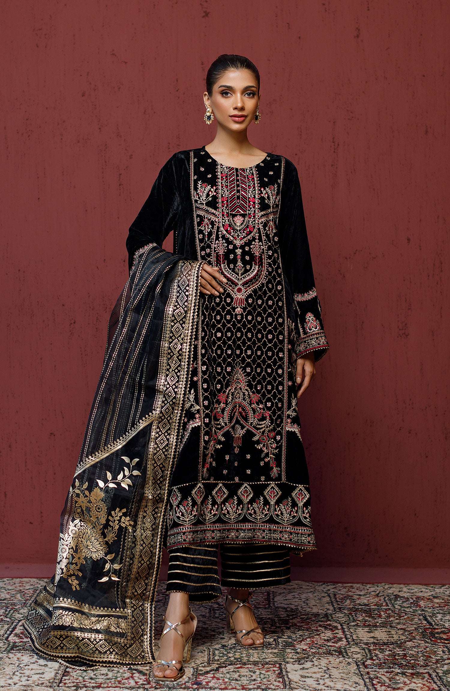 buy online velvet dresses for women in Pakistan
