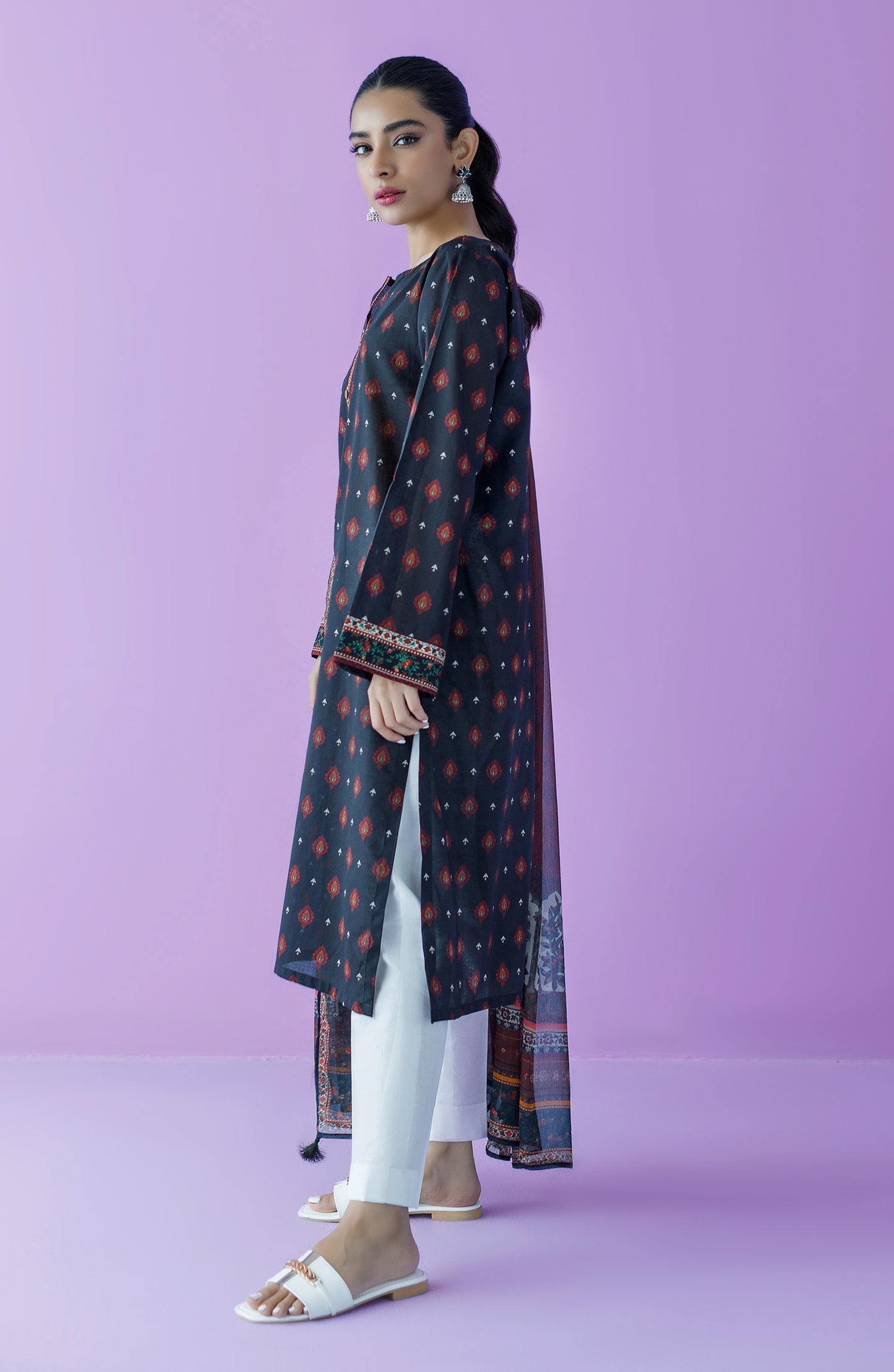 NRDS-23-072/U BLACK LAWN  UNSTITCHED SHIRT DUPATTA