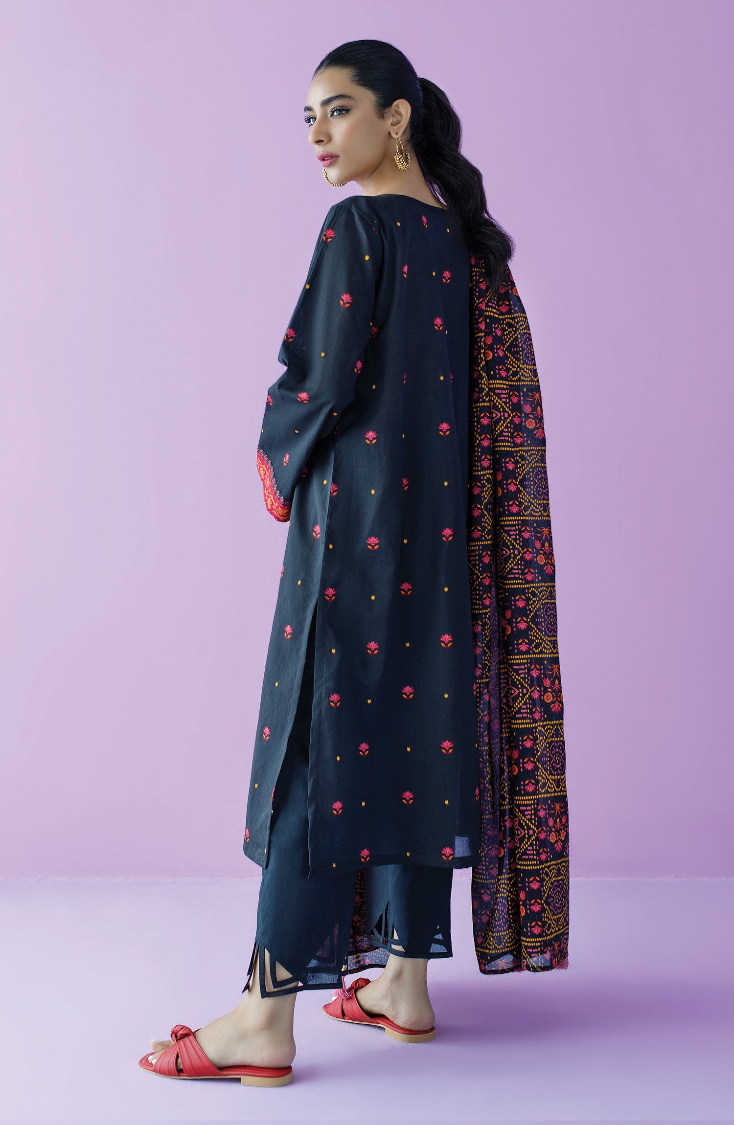 NRDS-23-061/U BLACK LAWN  UNSTITCHED SHIRT DUPATTA