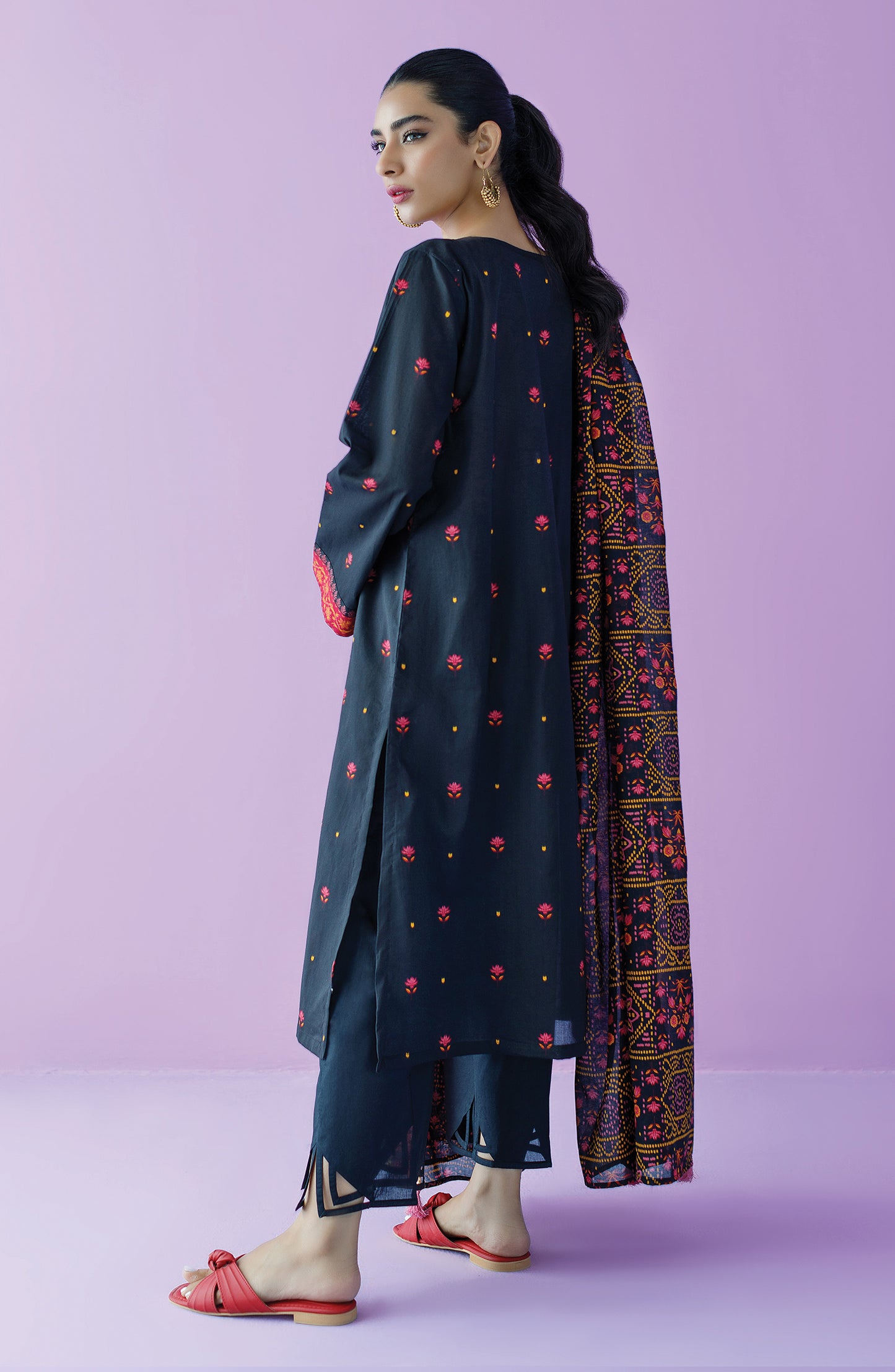 NRDS-23-061/S BLACK LAWN  READY TO WEAR SHIRT DUPATTA