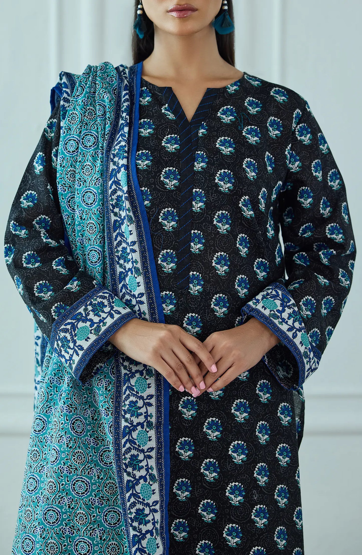 Unstitched | 3 Piece | Printed | Khaddar Shirt | OTL-25-439/U BLACK