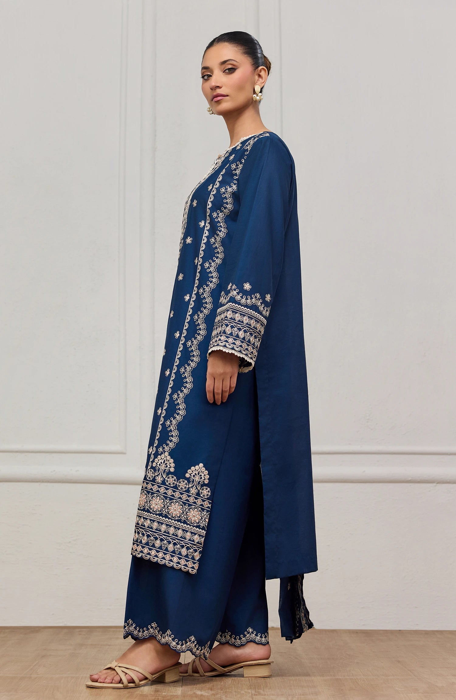 Unstitched | 3 Piece | Embroidered | CHIKANKARI Shirt | WRFC25S-3021/U NAVY BLUE