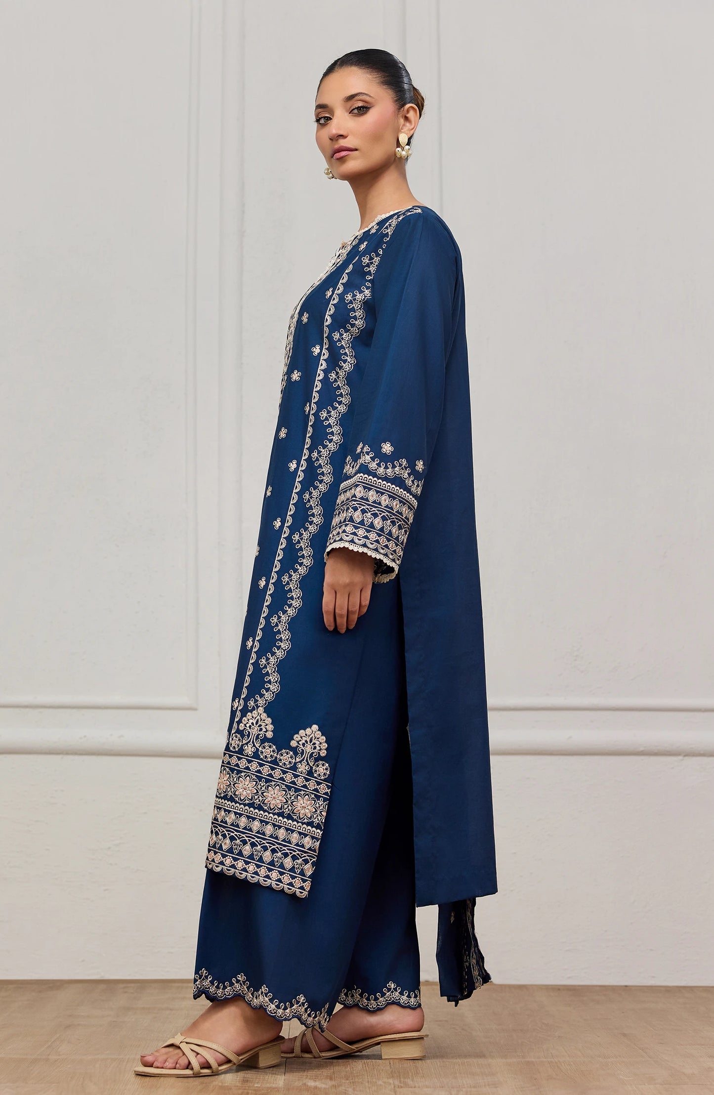 Unstitched | 3 Piece | Embroidered | CHIKANKARI Shirt | WRFC25S-3021/U NAVY BLUE