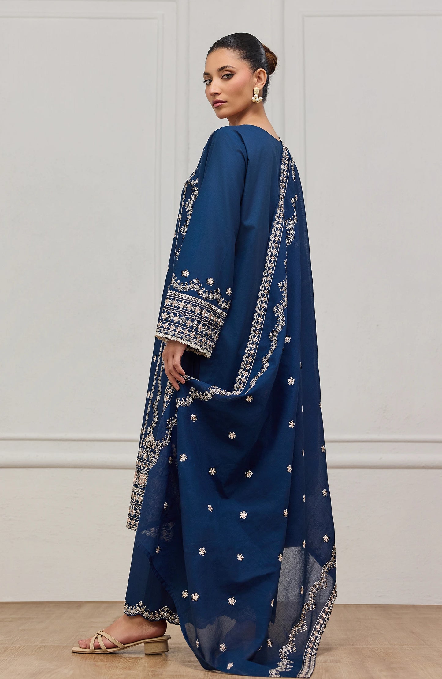 Unstitched | 3 Piece | Embroidered | CHIKANKARI Shirt | WRFC25S-3021/U NAVY BLUE