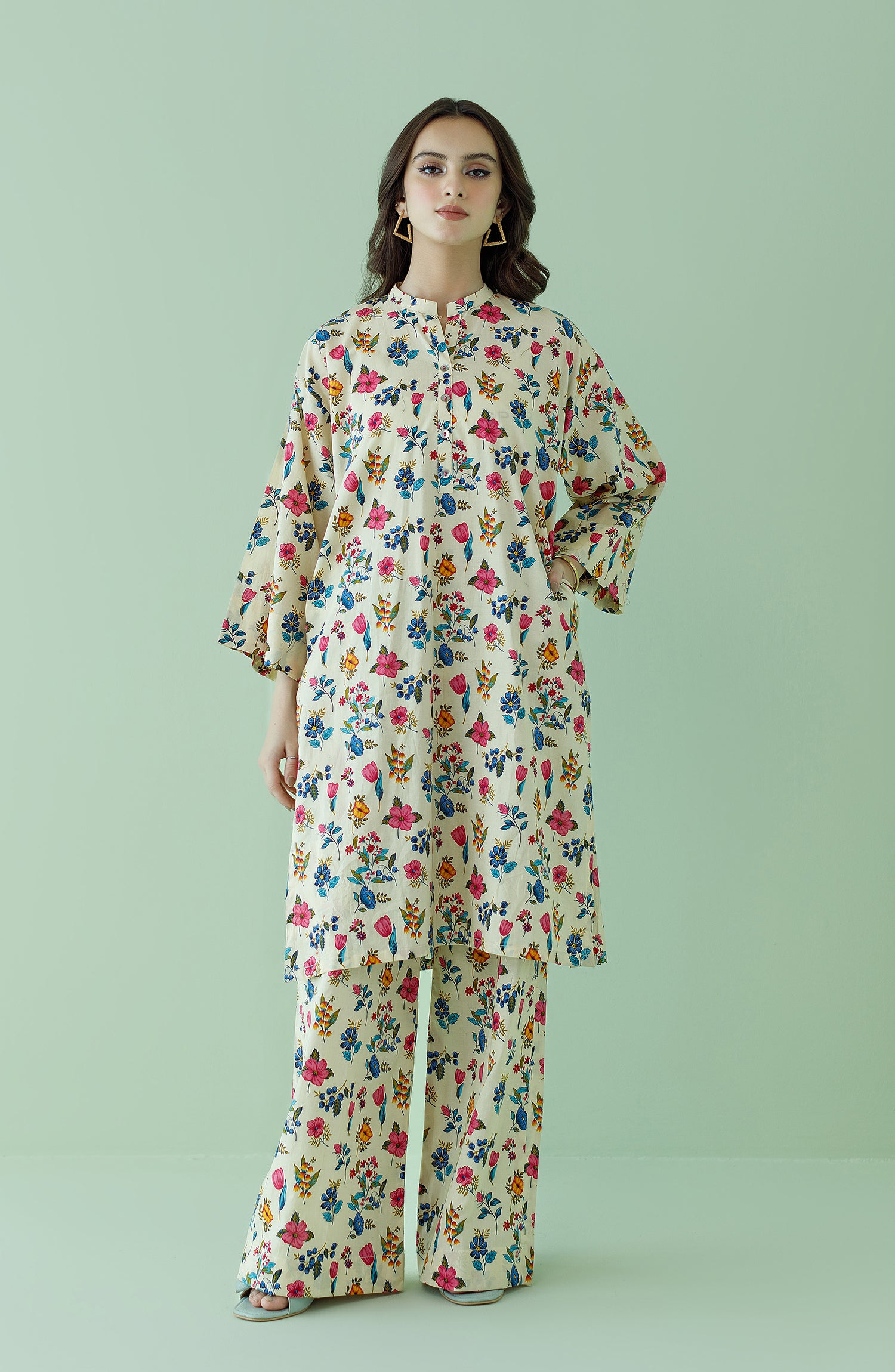 stitched lawn suits online Pakistan