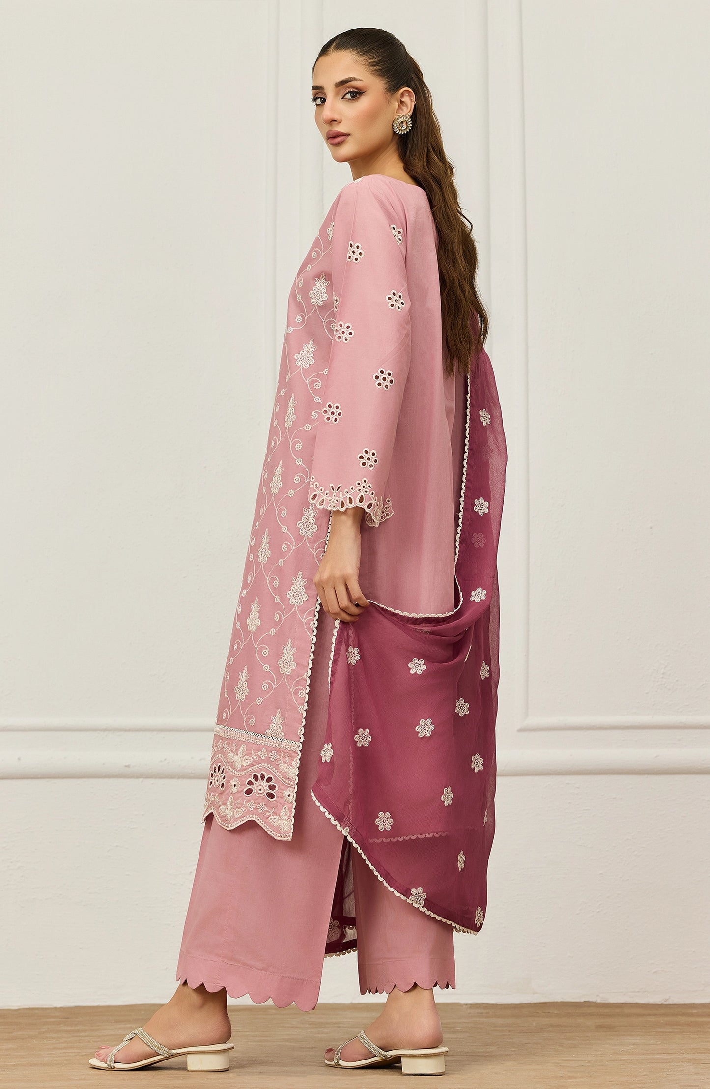 Unstitched | 3 Piece | Embroidered | CHIKANKARI Shirt | WRFC25S-3027/U LIGHT PINK