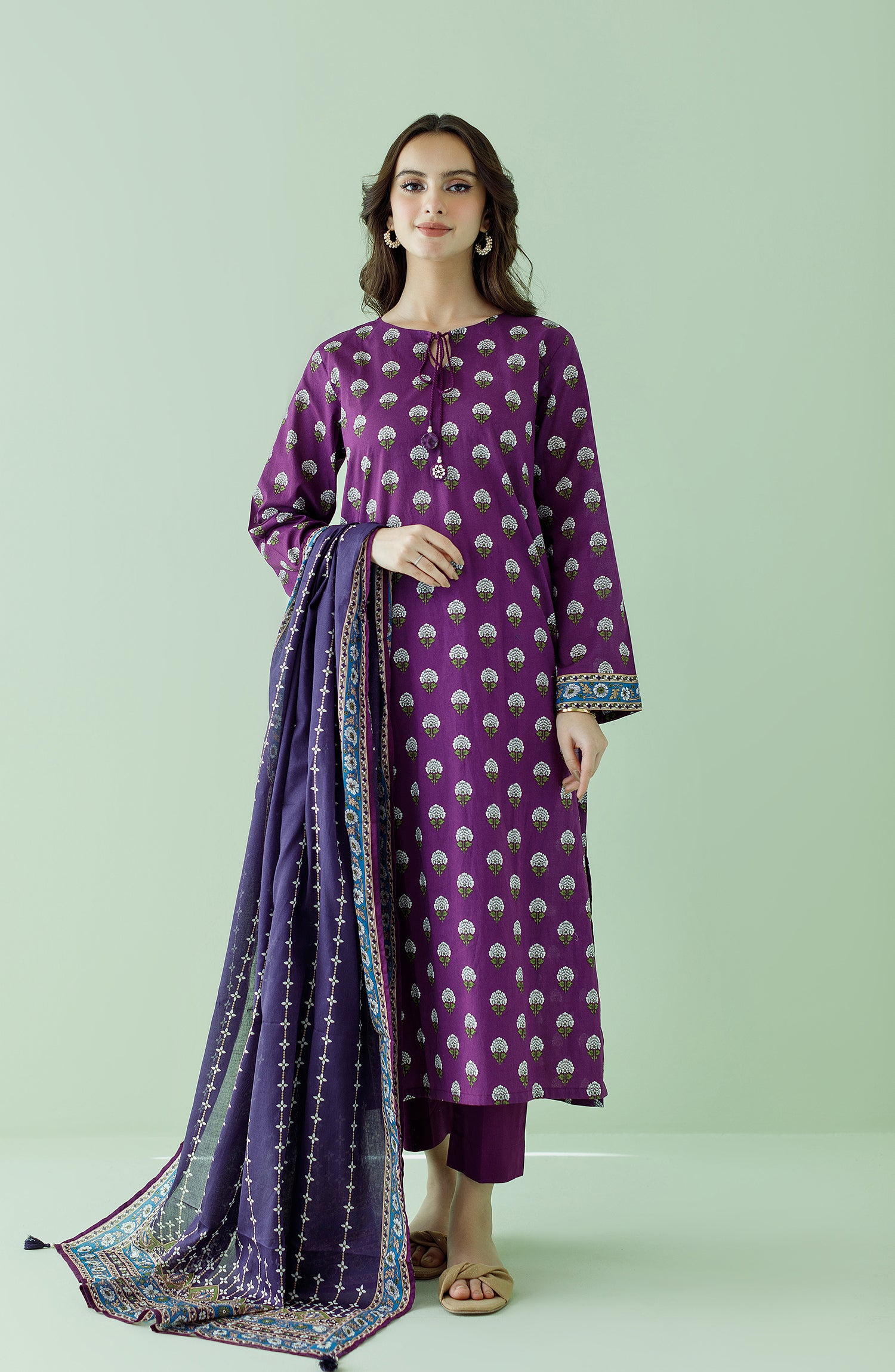 Latest Lawn 2024 collection for ladies in Pakistan