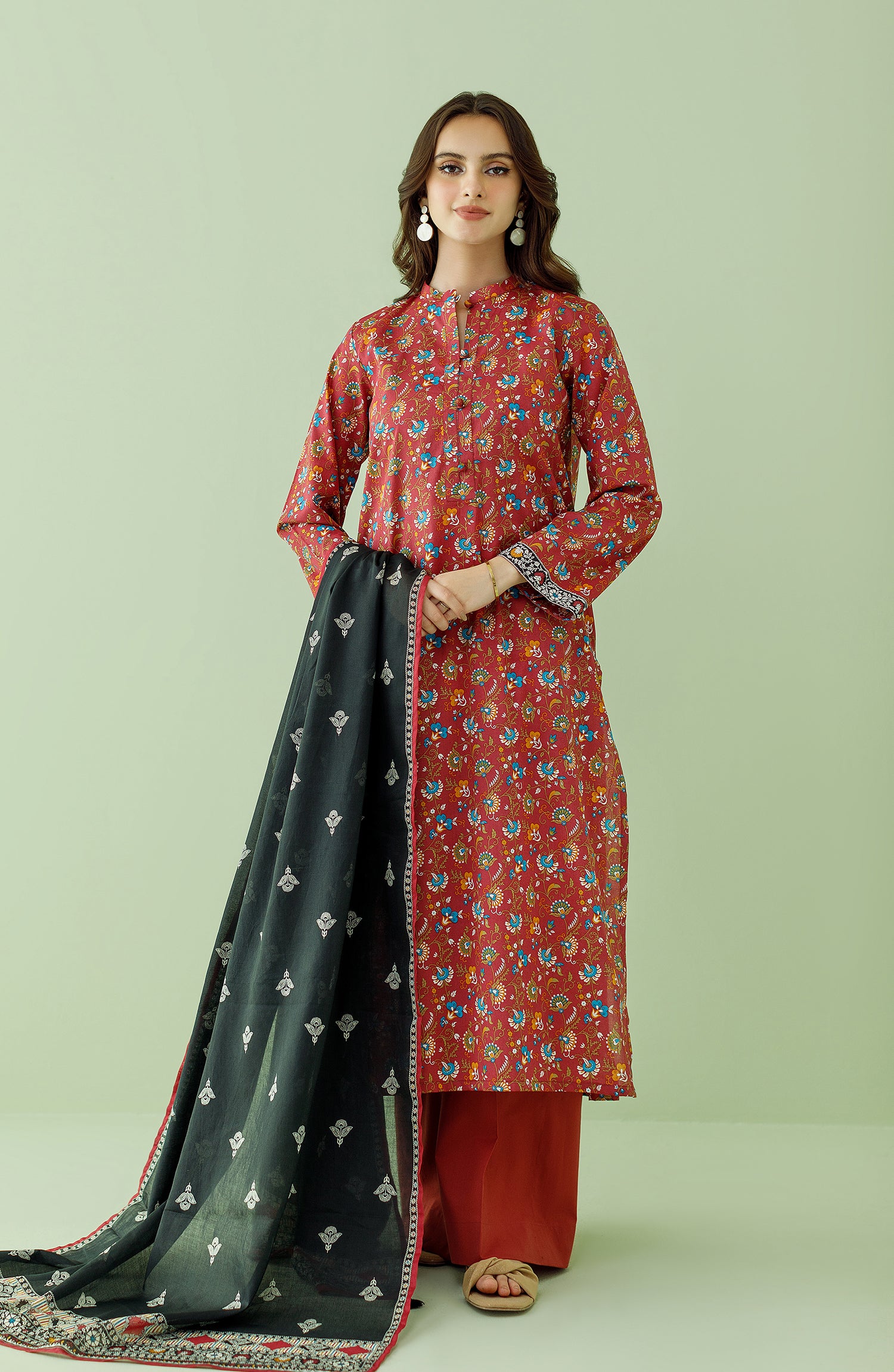stitched lawn suits online in Pakistan