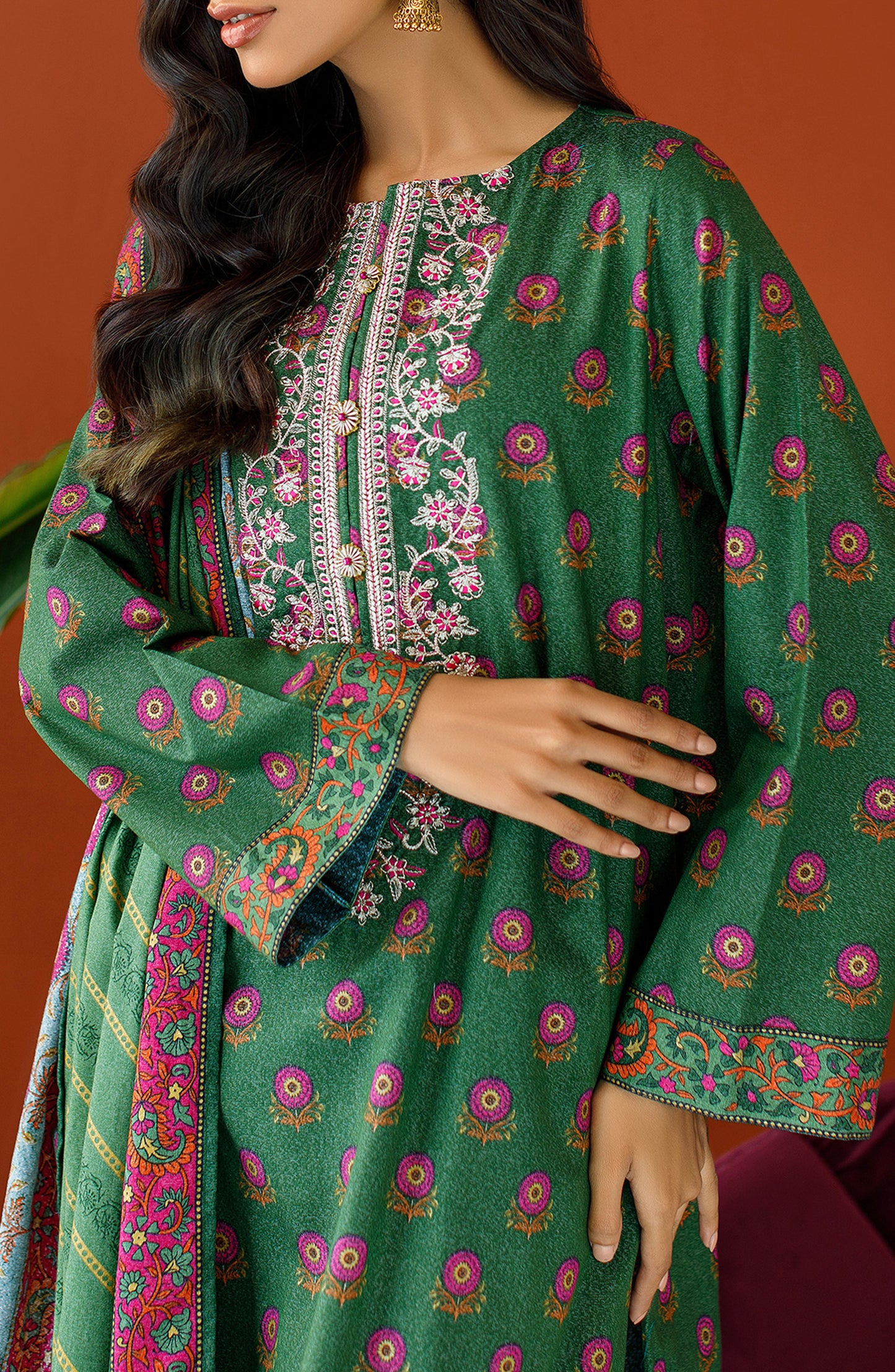 OTL-23-243/U GREEN KARANDI Women UNSTITCHED SHIRT DUPATTA PANTS