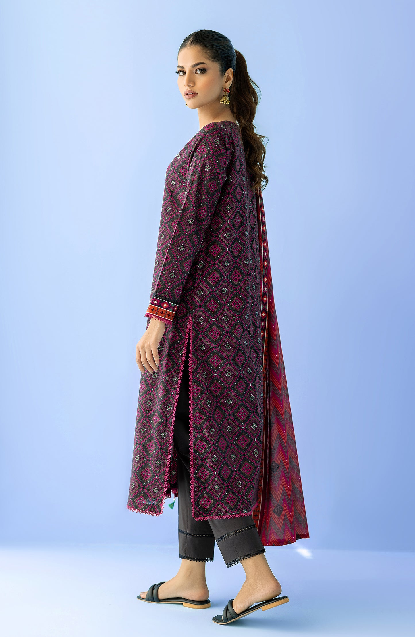 NRDS-24-002/U BLACK LAWN  UNSTITCHED SHIRT DUPATTA