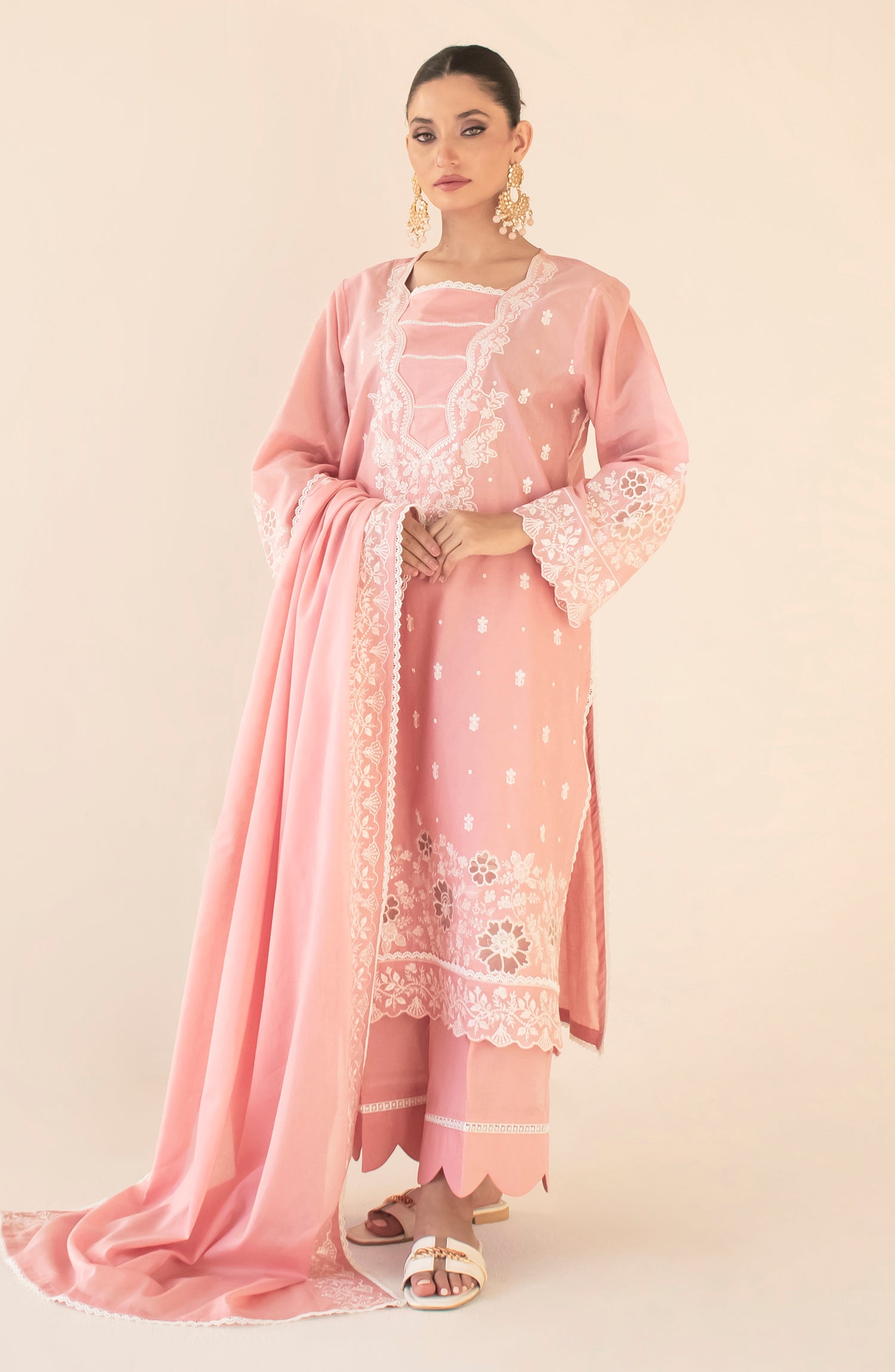 Which Brand is the Top Pakistani Women Eid Dress Seller? article Which Brand is the Top Pakistani Women Eid Dress Seller? article