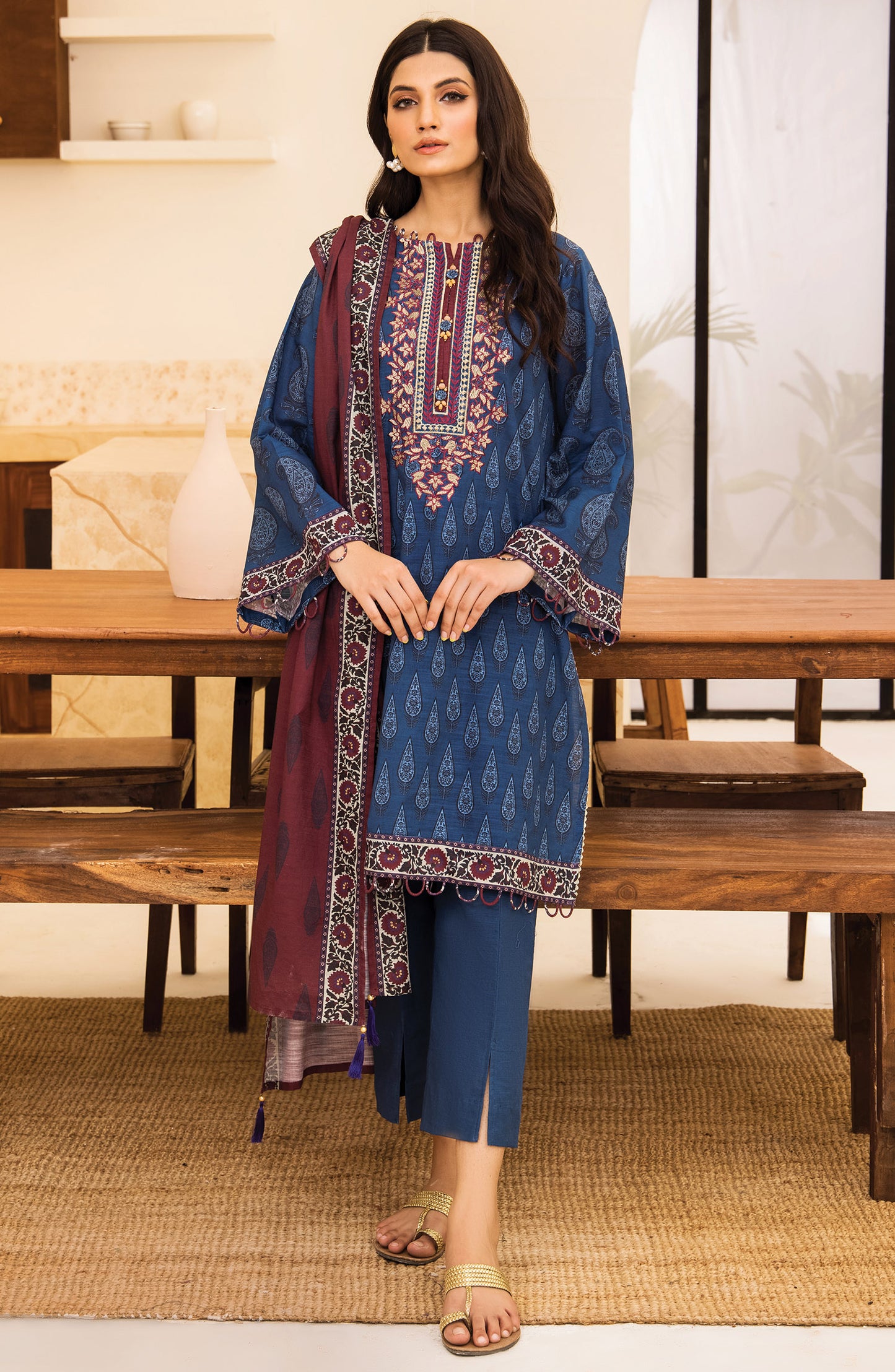nrds-387-u-blue Unstitched 3 Piece winter Embroidered Khaddar Shirt , Khaddar Pant and Khaddar Dupatta